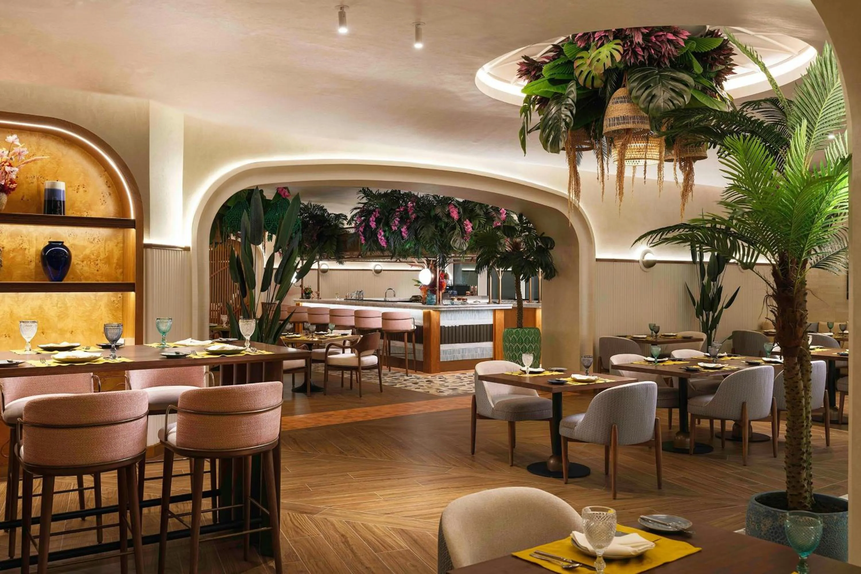 Restaurant/places to eat in The St. Regis Al Mouj Muscat Resort