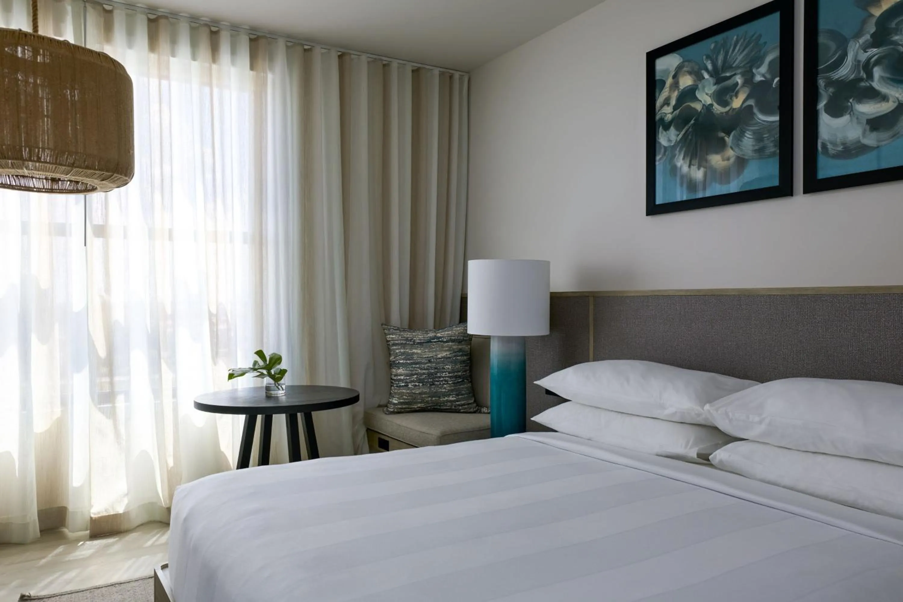 Photo of the whole room, Bed in Palmetto Marriott Resort & Spa