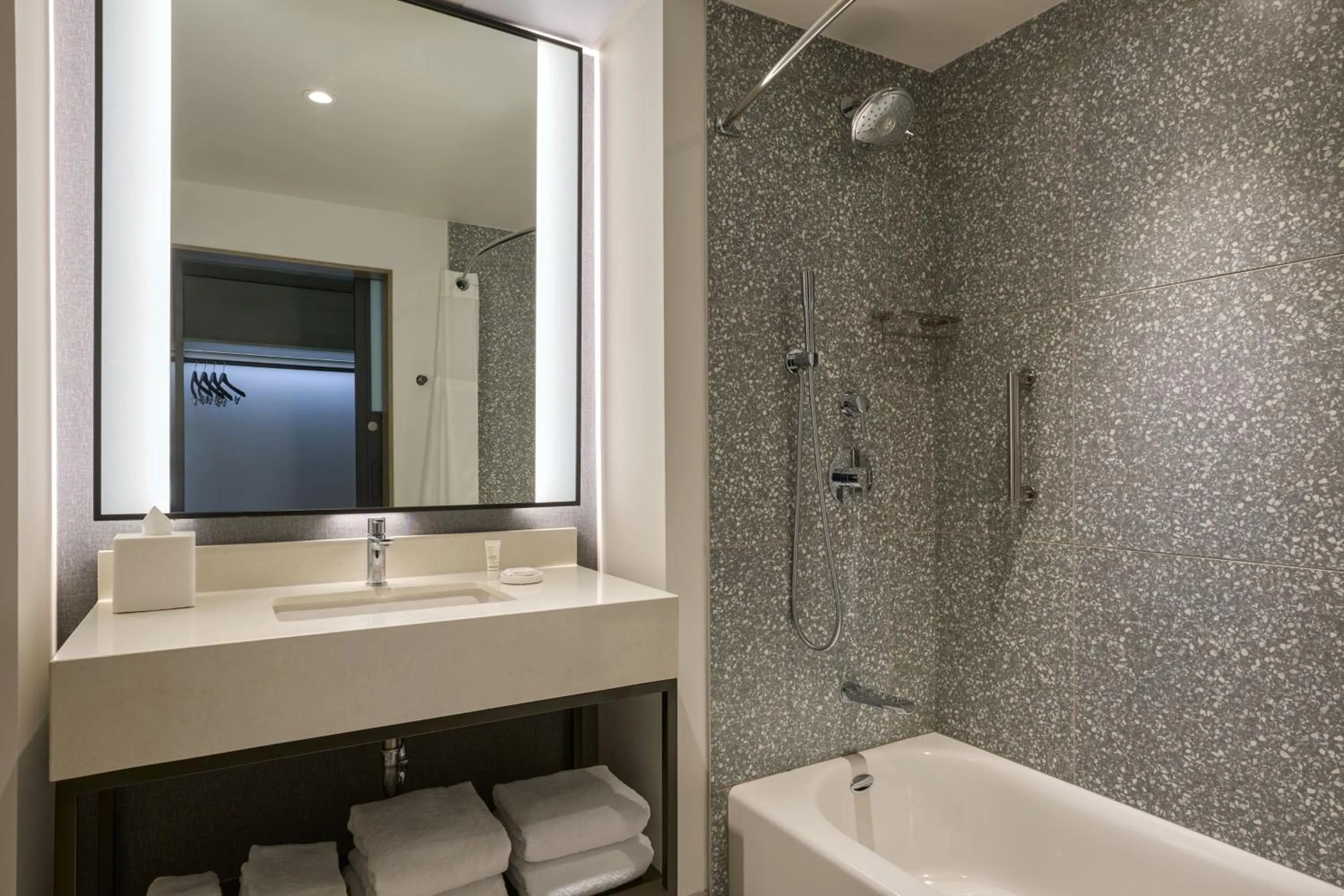 Bathroom in Palmetto Marriott Resort & Spa
