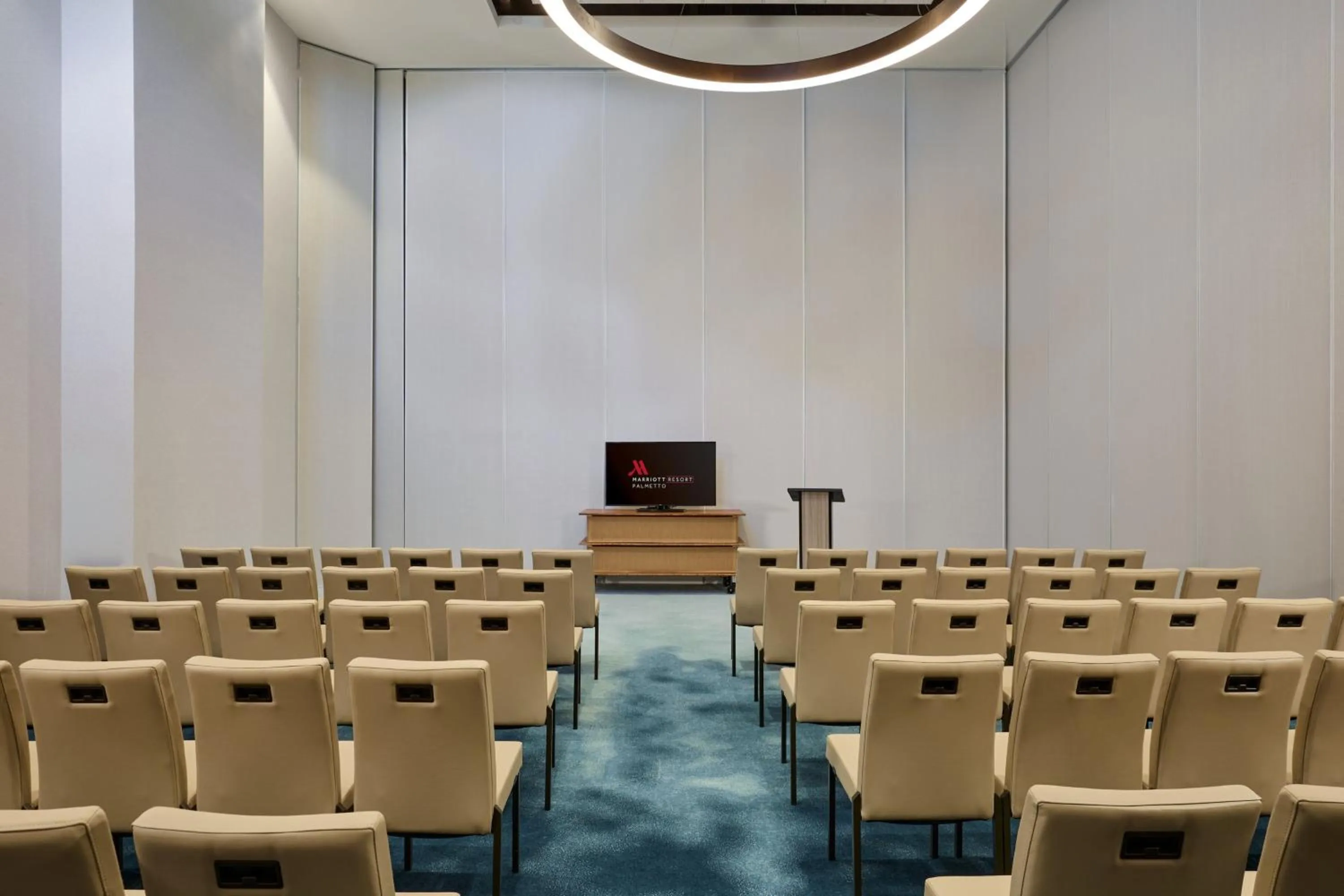 Entertainment in Palmetto Marriott Resort & Spa