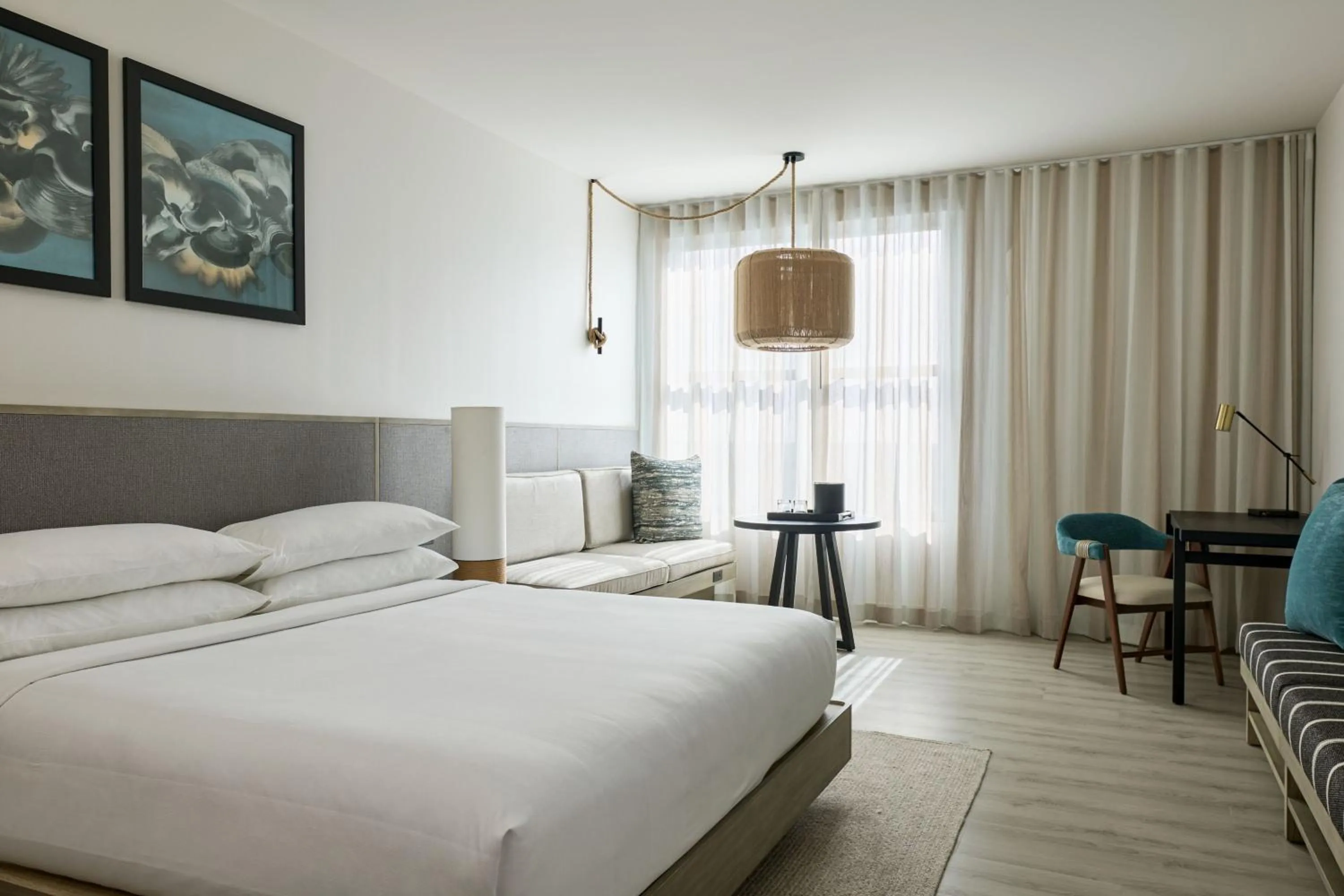 Photo of the whole room, Bed in Palmetto Marriott Resort & Spa