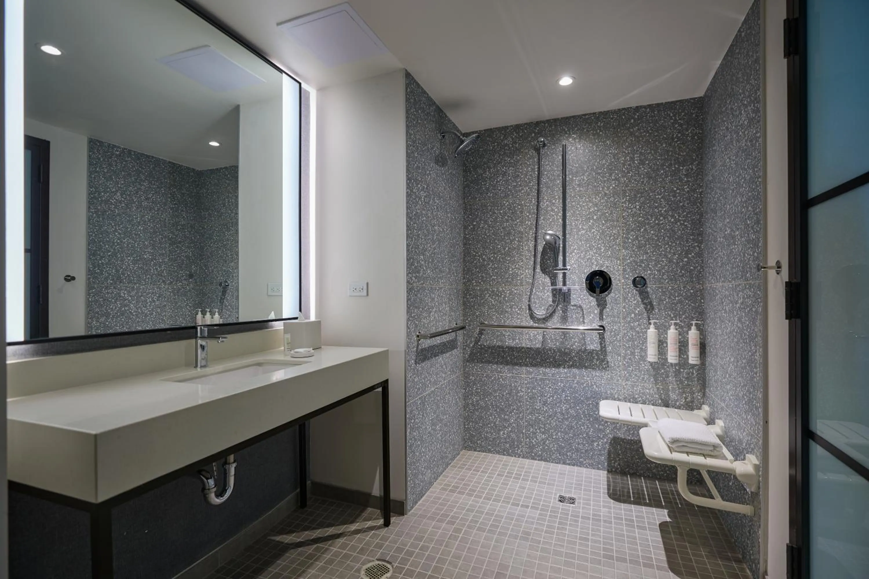 Bathroom in Palmetto Marriott Resort & Spa