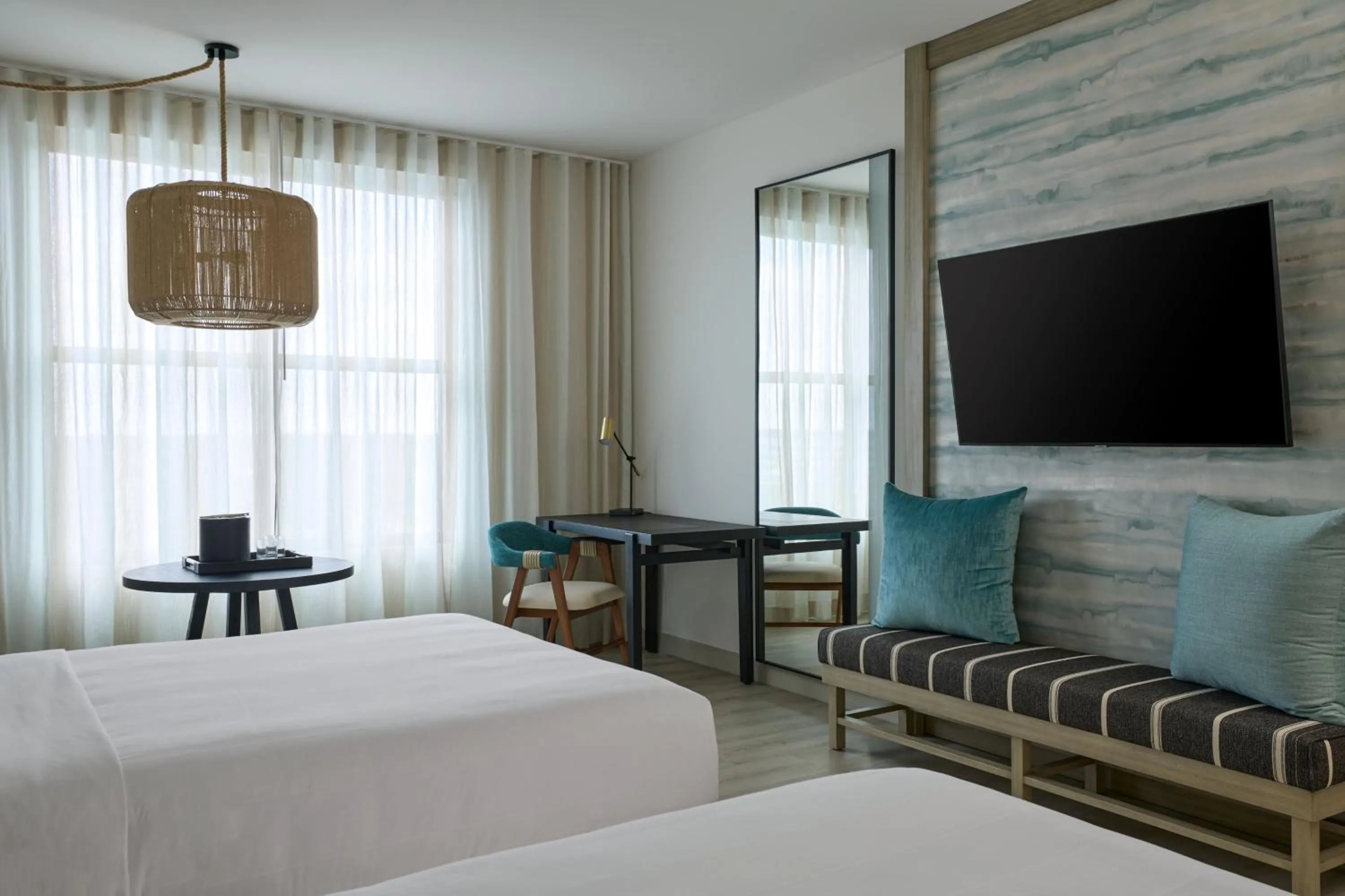 Photo of the whole room, Bed in Palmetto Marriott Resort & Spa