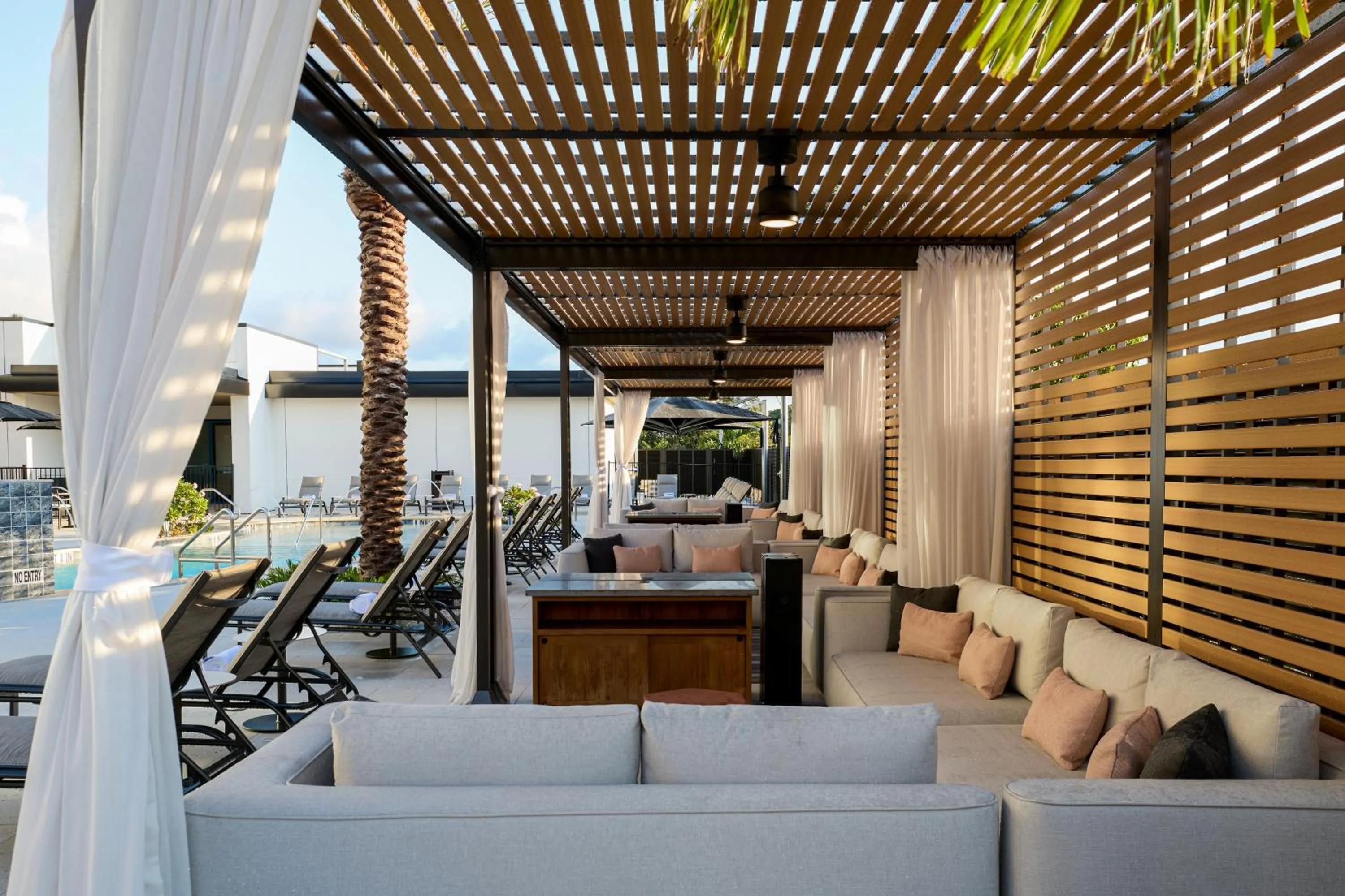 Swimming pool in Palmetto Marriott Resort & Spa