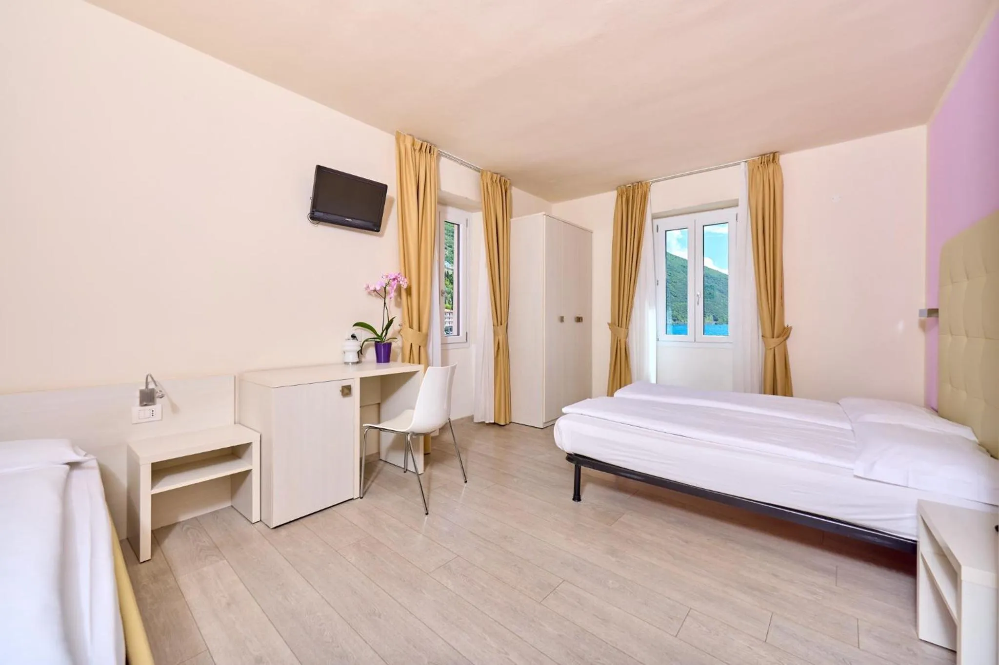 Photo of the whole room, Bed in Hotel Geier