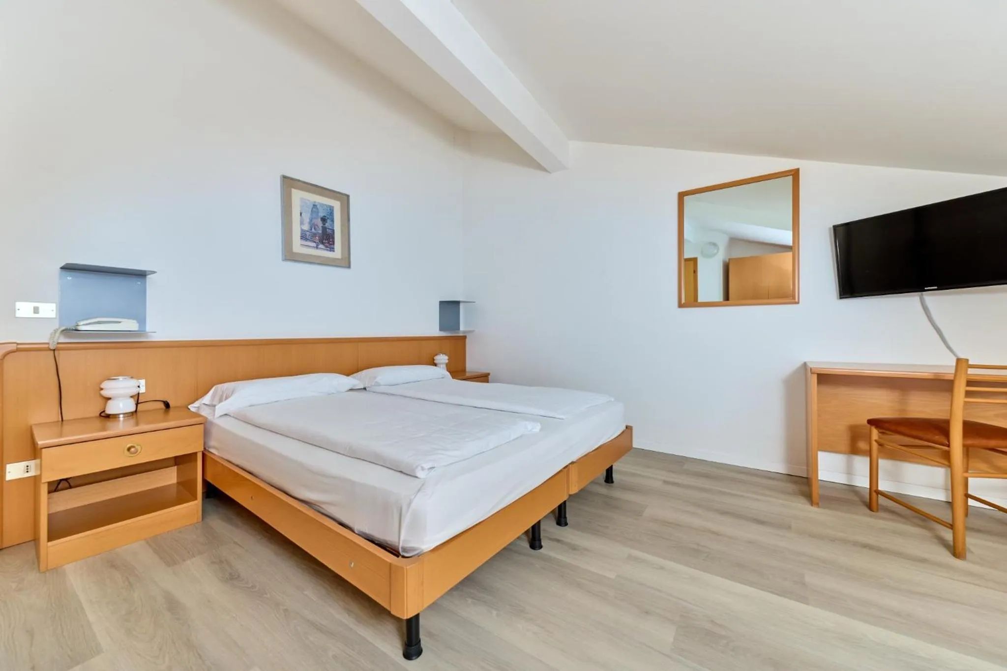 Bedroom, Bed in Hotel Geier