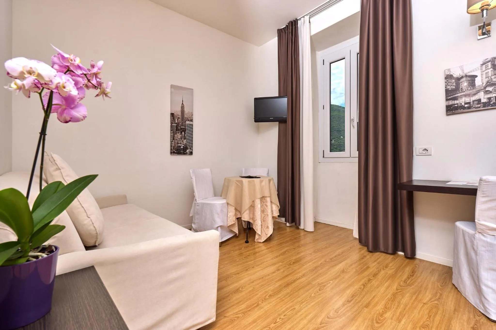 Photo of the whole room in Hotel Geier