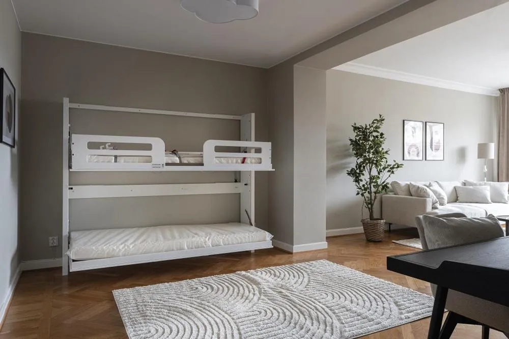 Bed in Live and Stay VR40