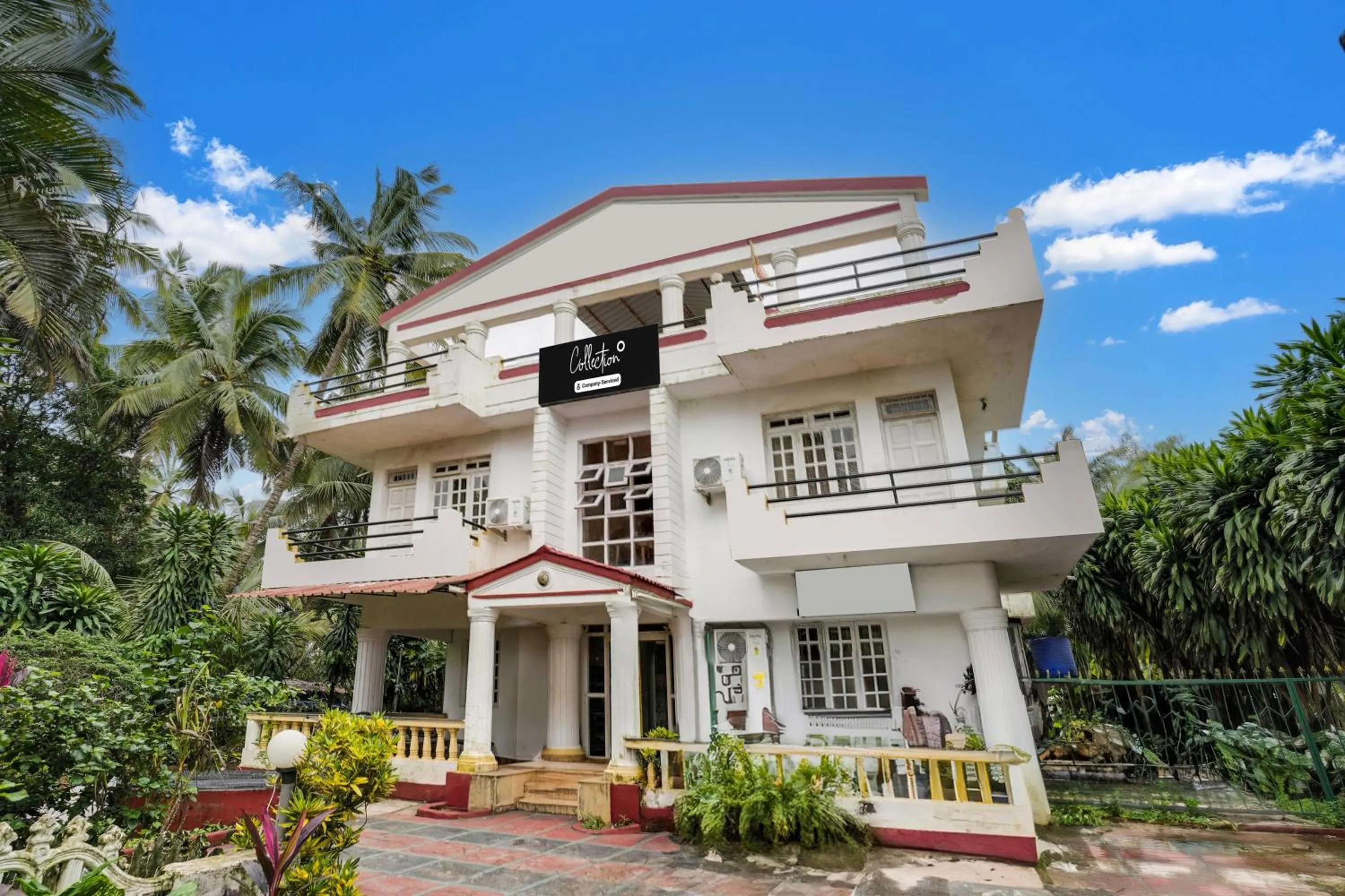 Facade/entrance in Collection O Calangute