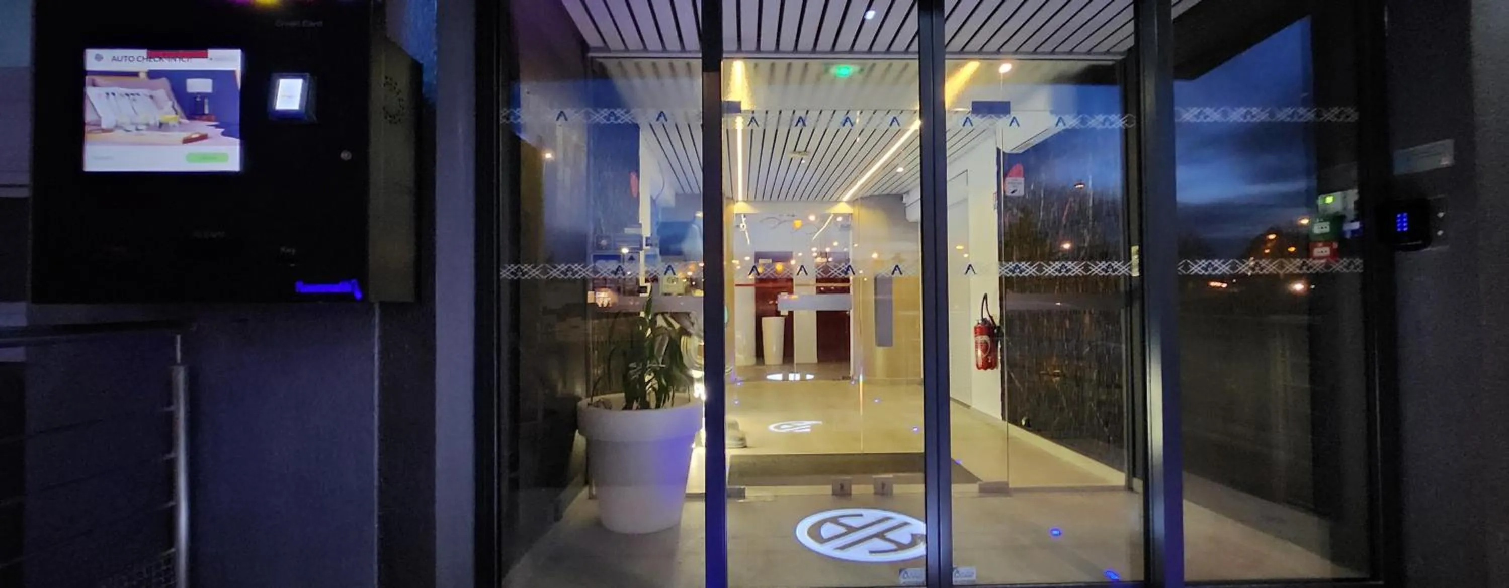 Property building in Anaïs Hôtel Bourges Nord Saint-Doulchard