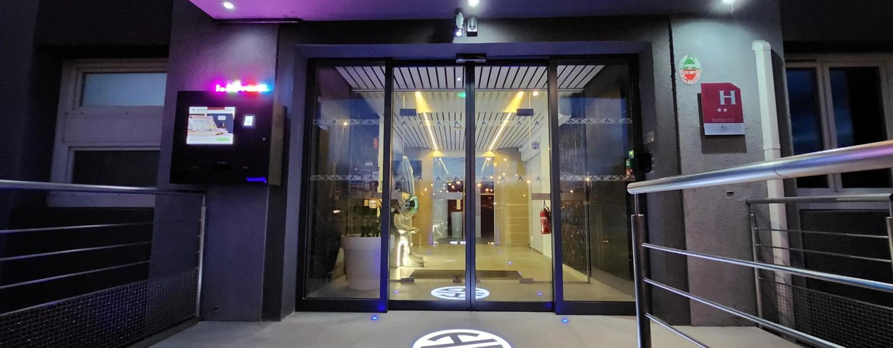 Property building in Anaïs Hôtel Bourges Nord Saint-Doulchard