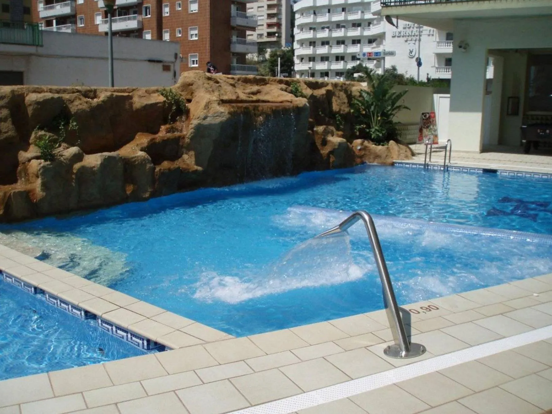 Swimming pool in Terramar