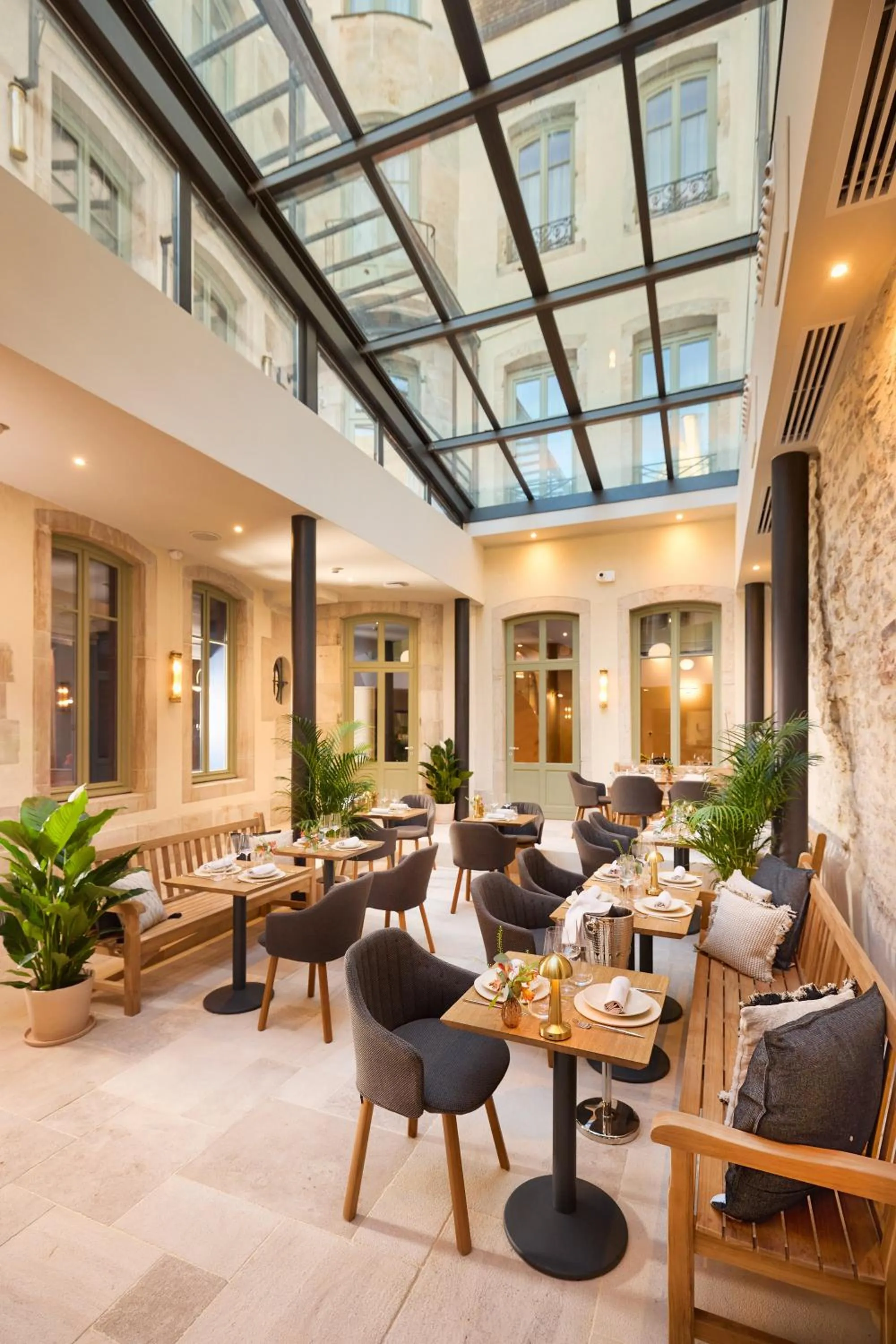 Restaurant/places to eat in Maison 1896