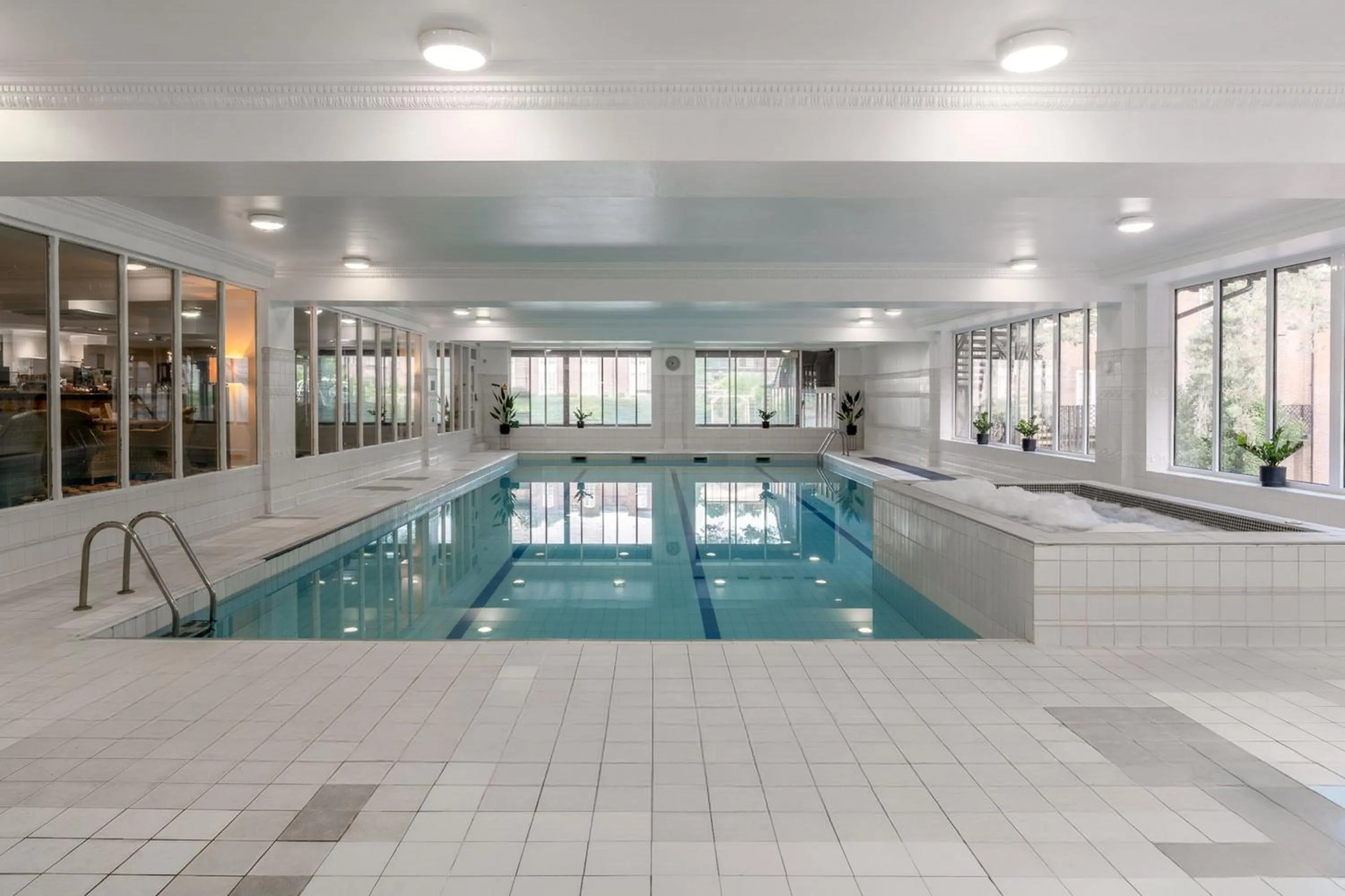 Swimming pool in Bosworth Hall Hotel & Spa
