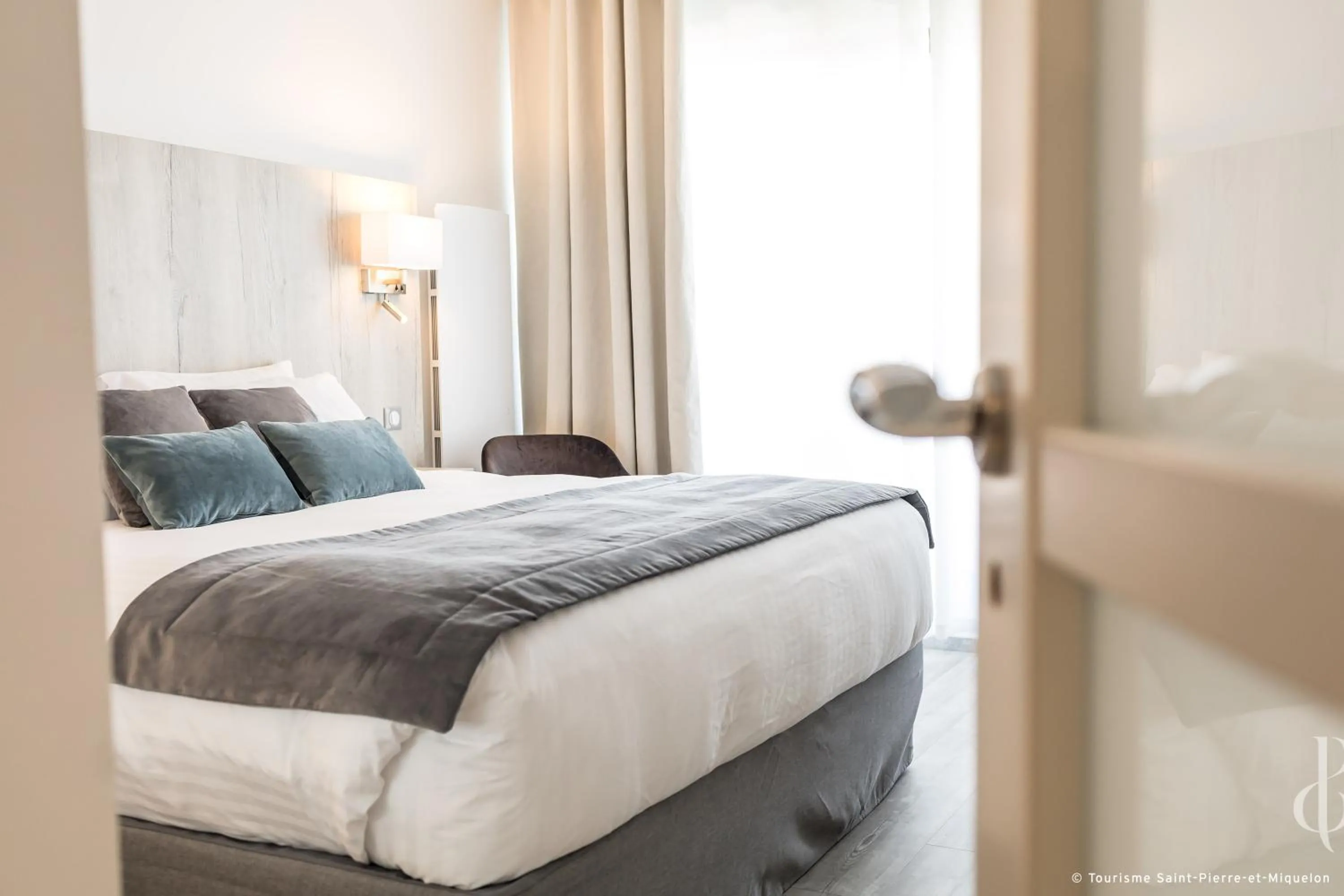 Photo of the whole room, Bed in Les Terrasses du Port