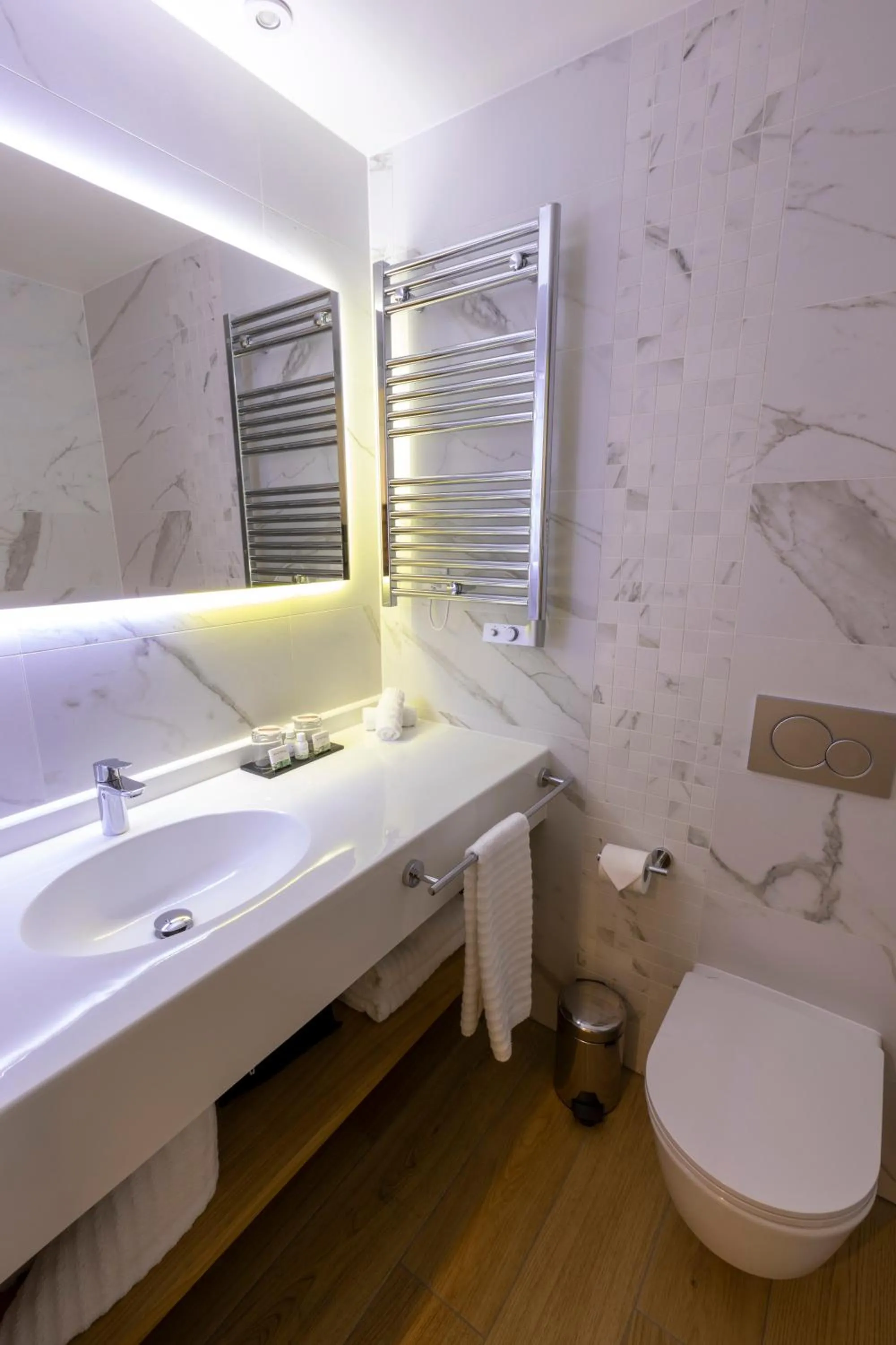 Toilet in Les Terrasses du Port