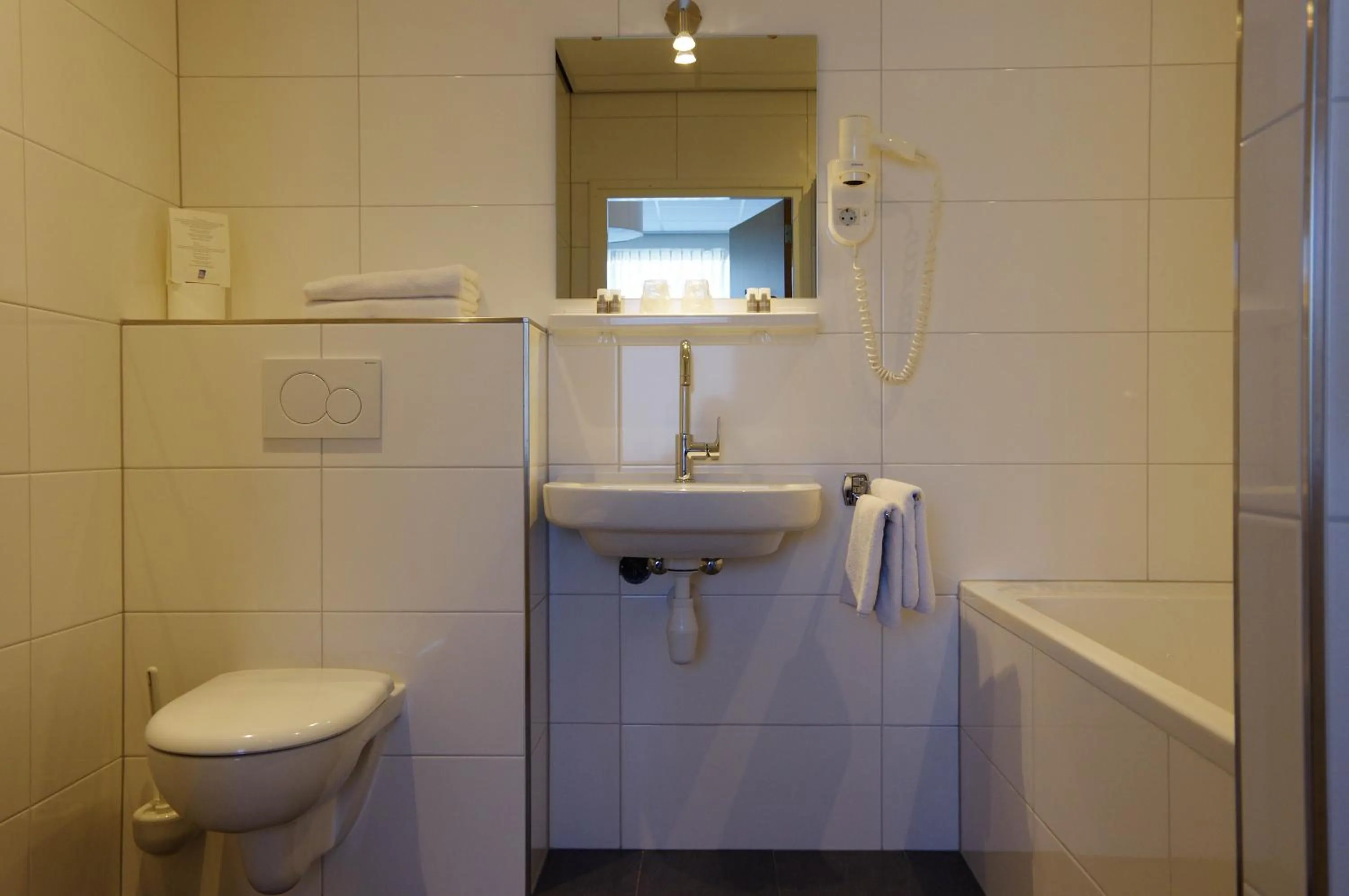 Shower in Hotel and Restaurant van Saaze
