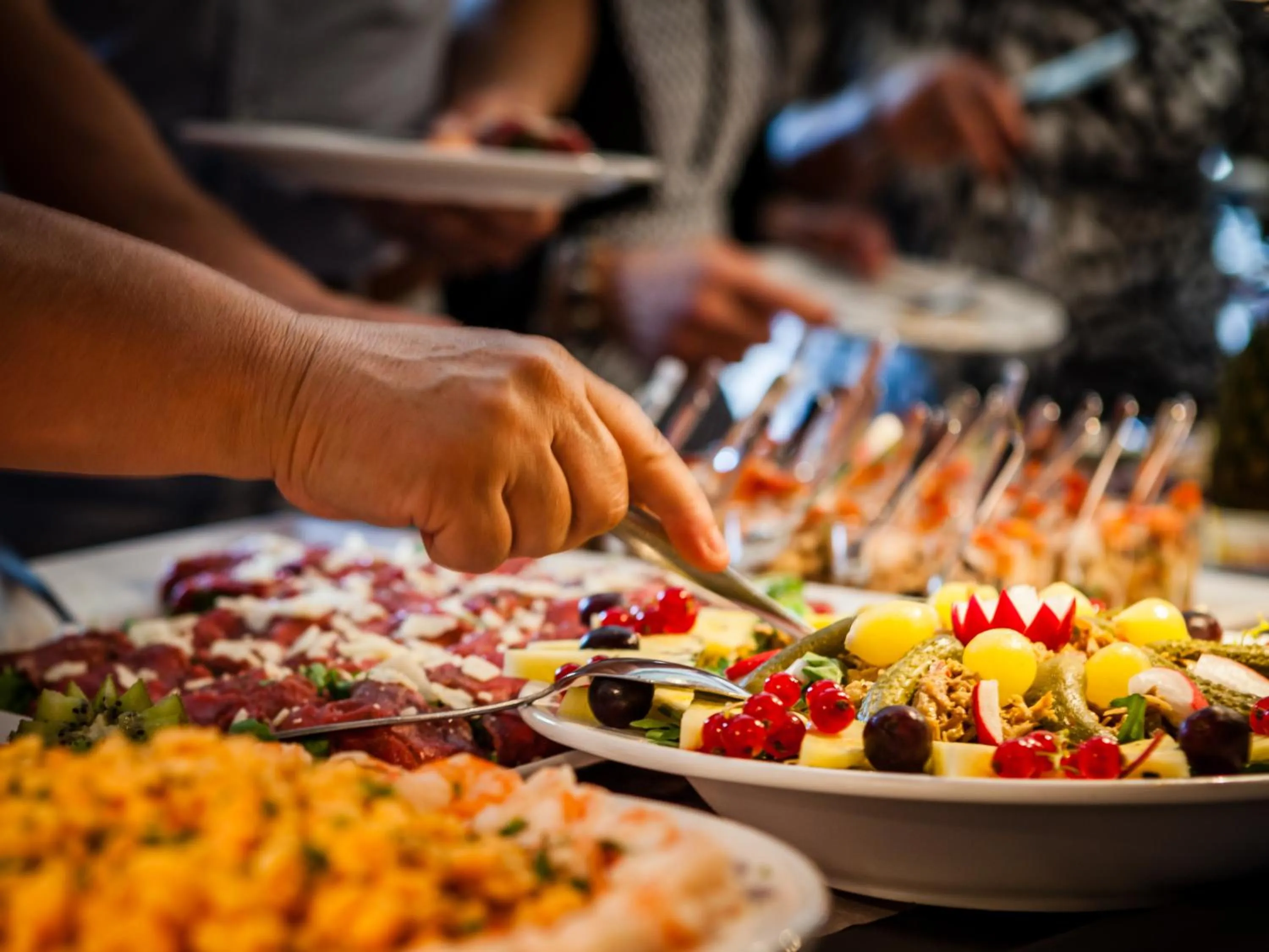 Food and drinks in Hotel and Restaurant van Saaze