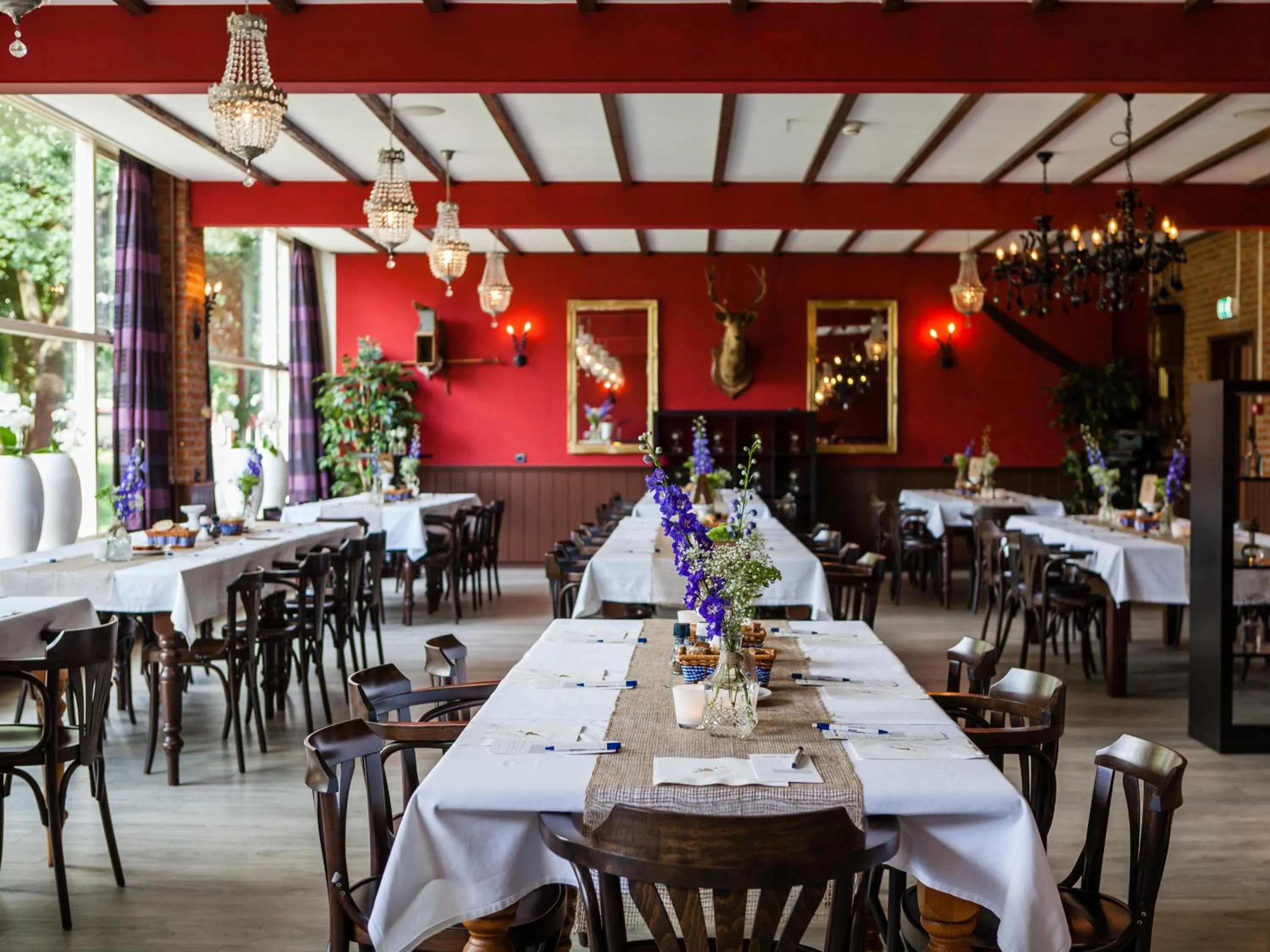 Restaurant/places to eat in Hotel and Restaurant van Saaze