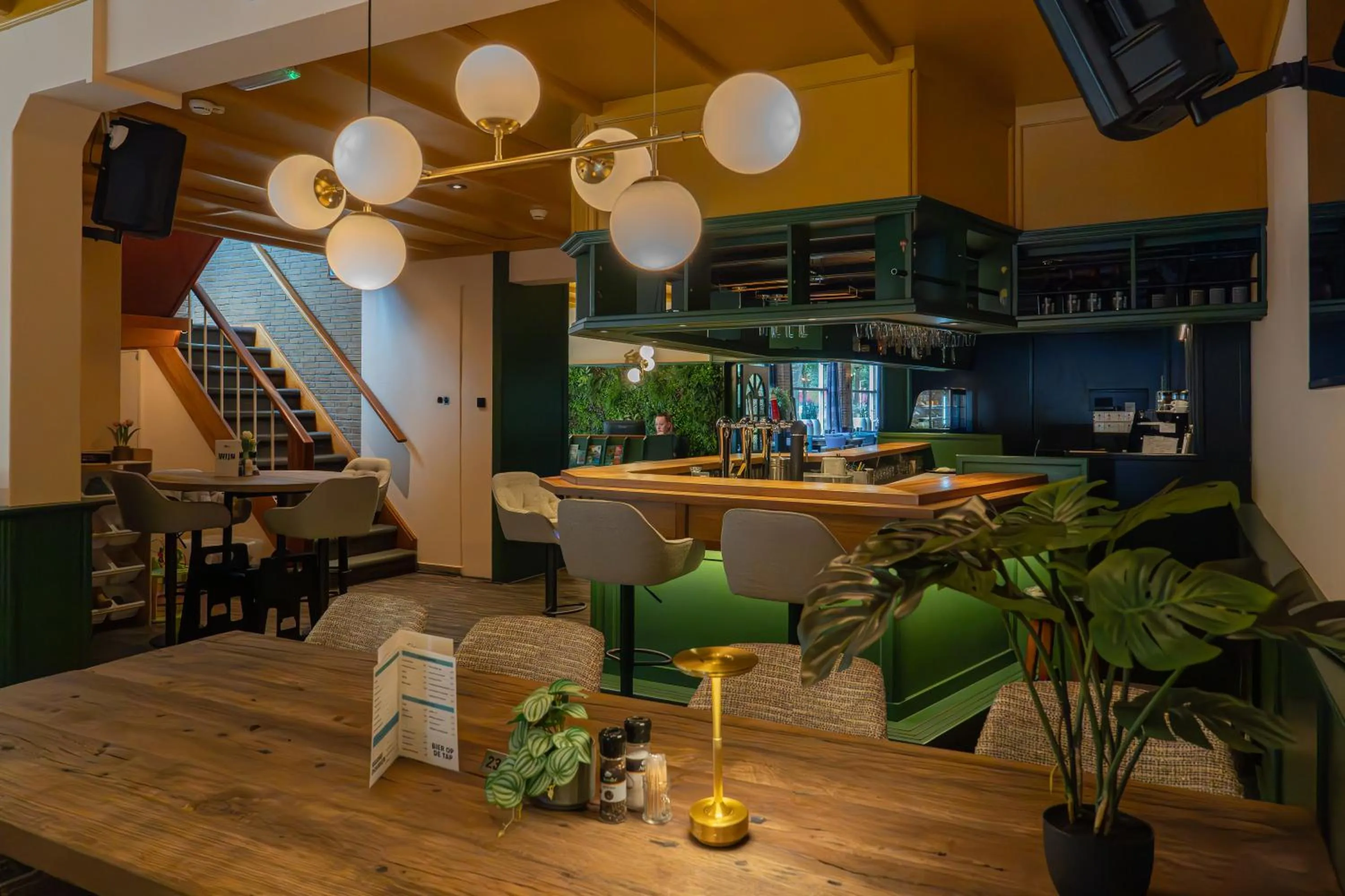 Restaurant/places to eat in Hotel and Restaurant van Saaze