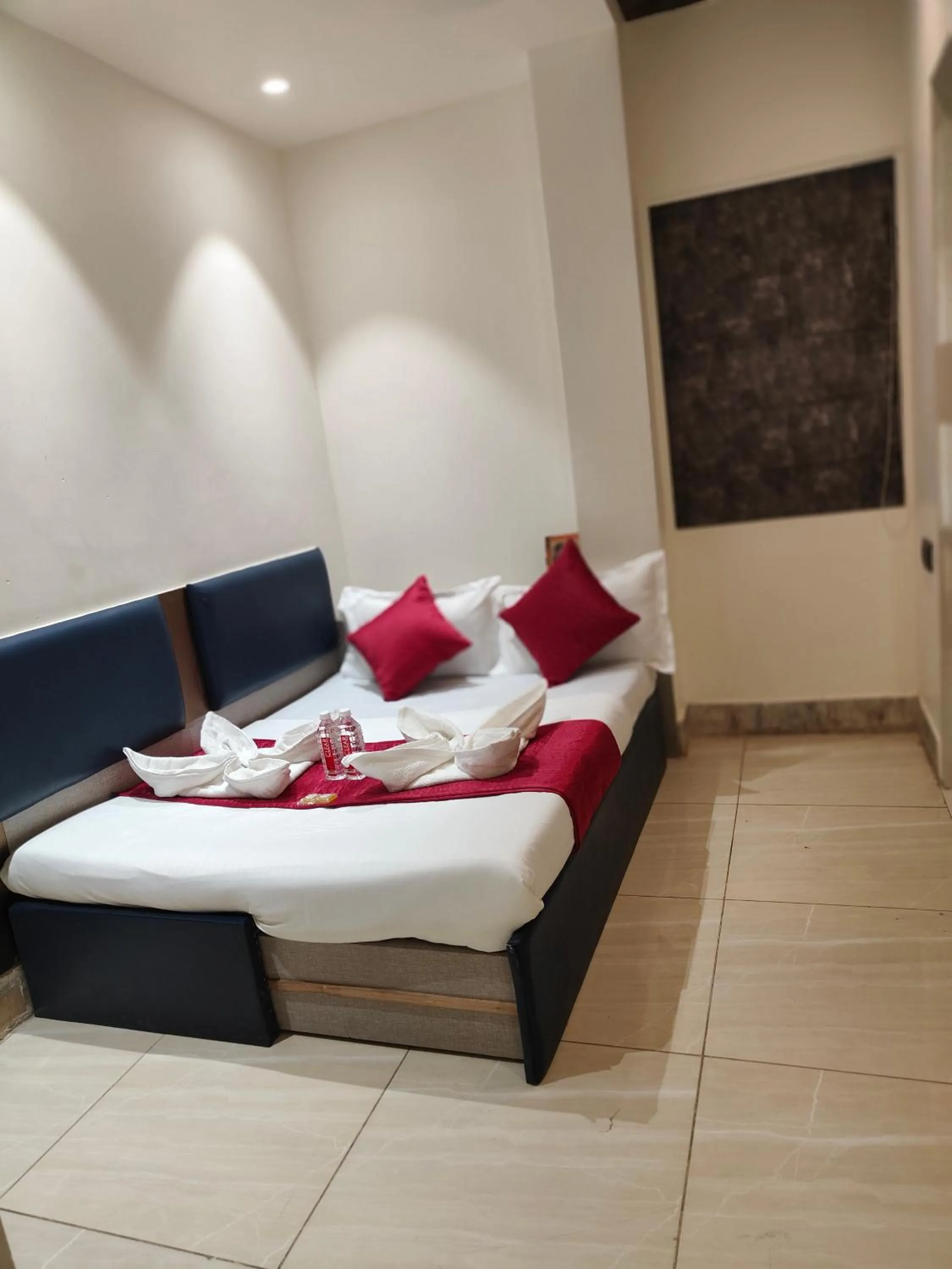 Bedroom, Bed in Hotel Shirdi Park Inn 80 Meters From Sai Samadhi Temple