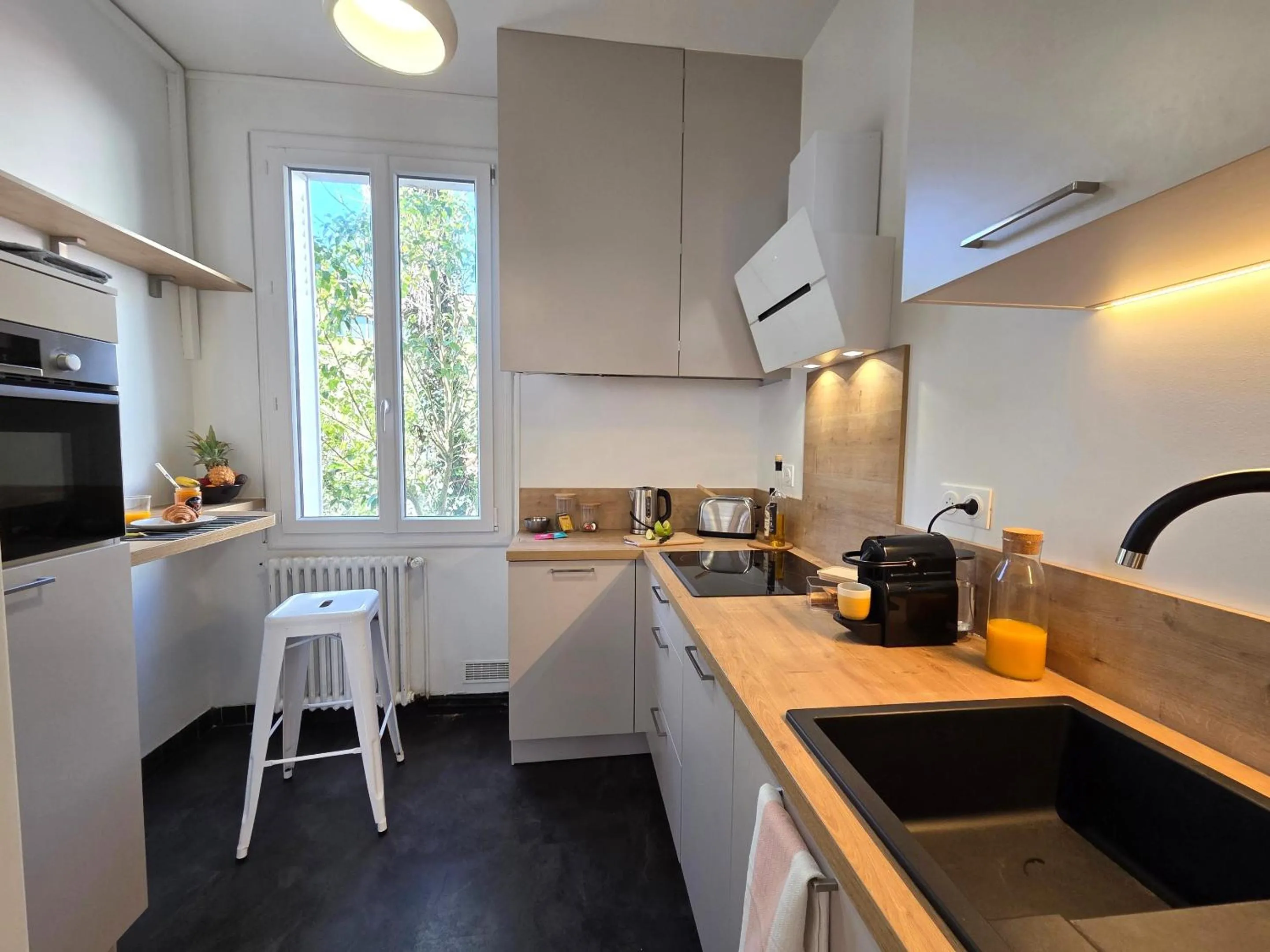 Kitchen or kitchenette in Fanfrelin joli T3 centre ville