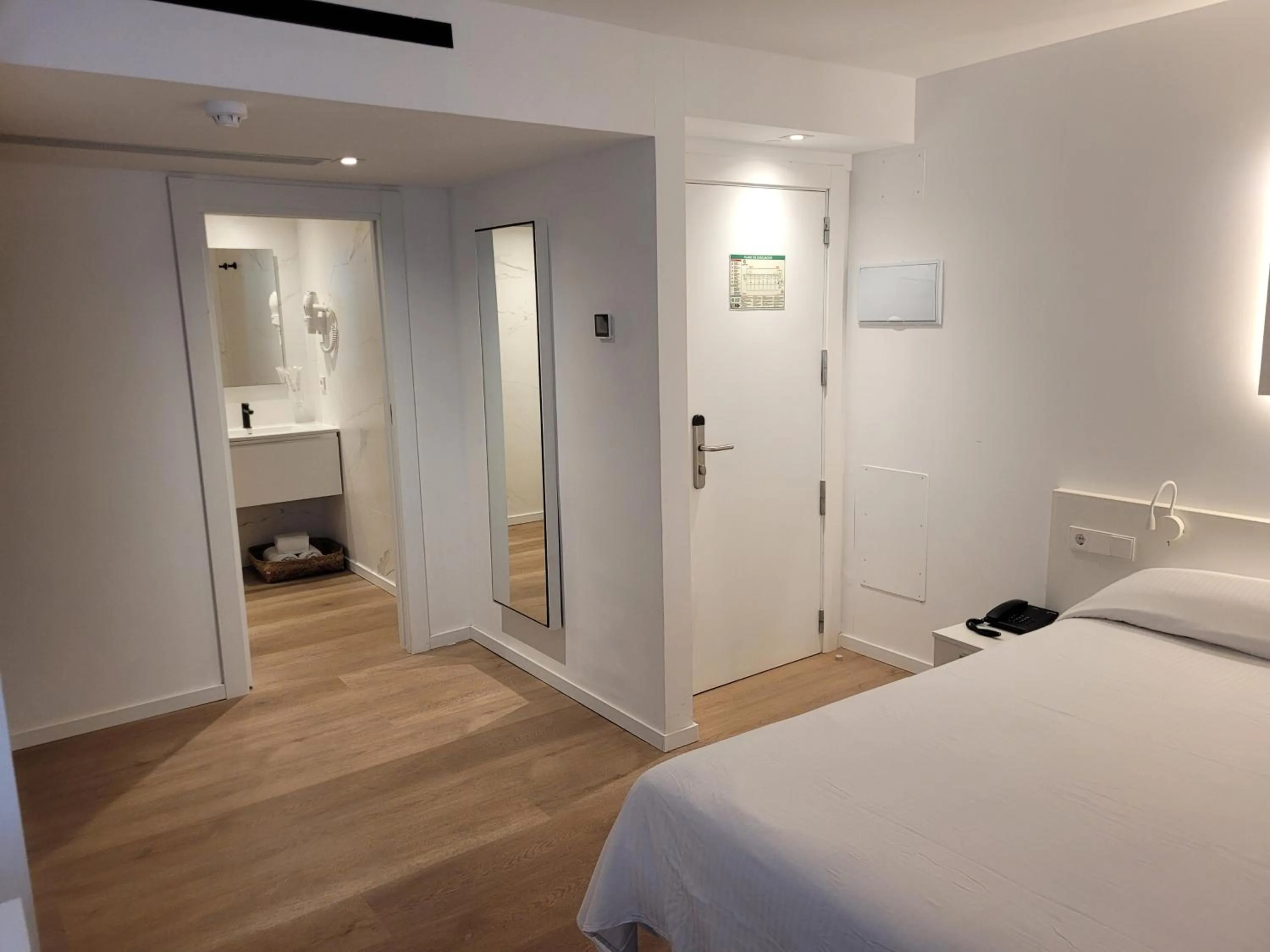 Photo of the whole room in Paraiso Beach by Hoteles Centric -Adult Only