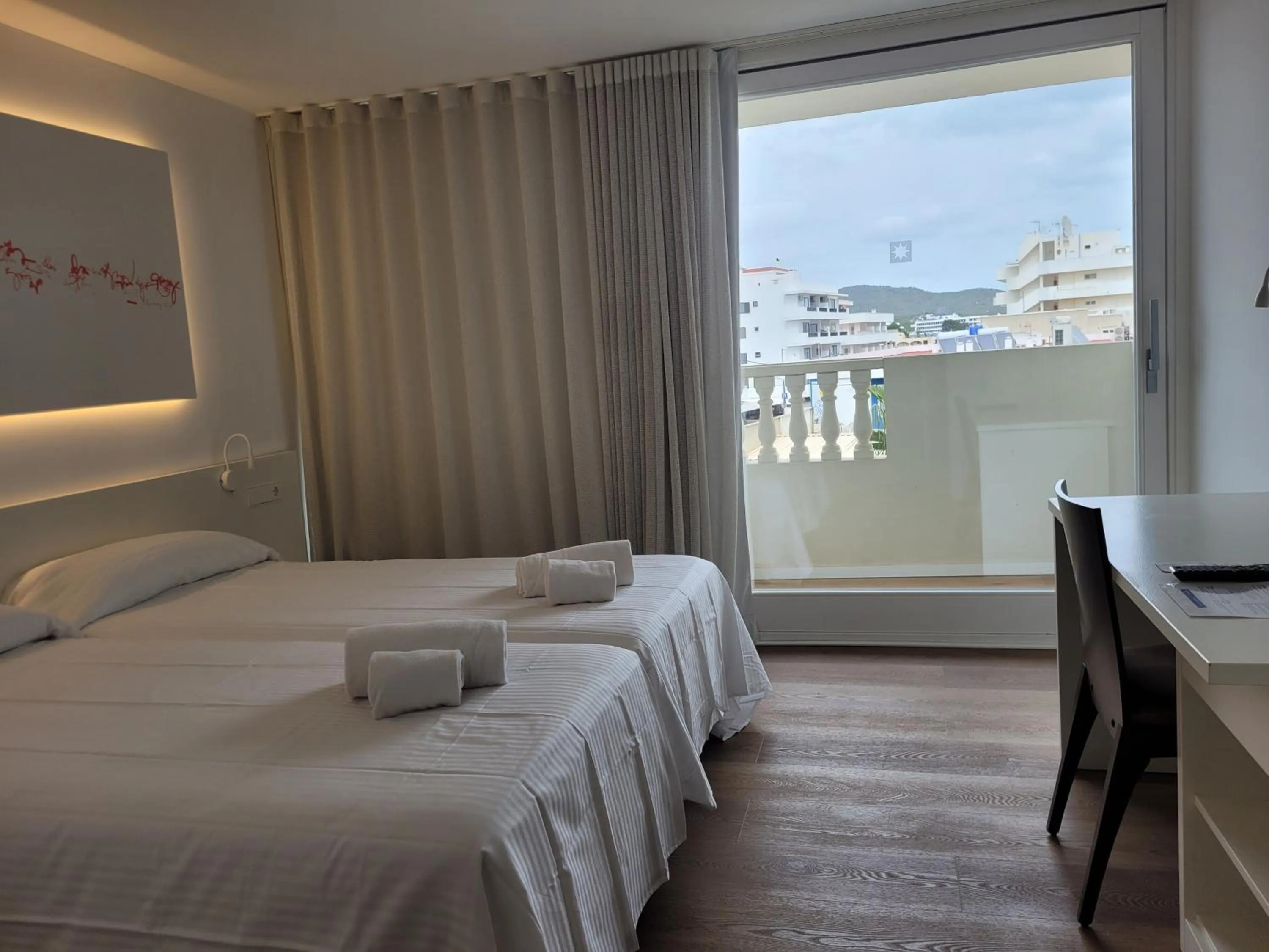 Photo of the whole room in Paraiso Beach by Hoteles Centric -Adult Only