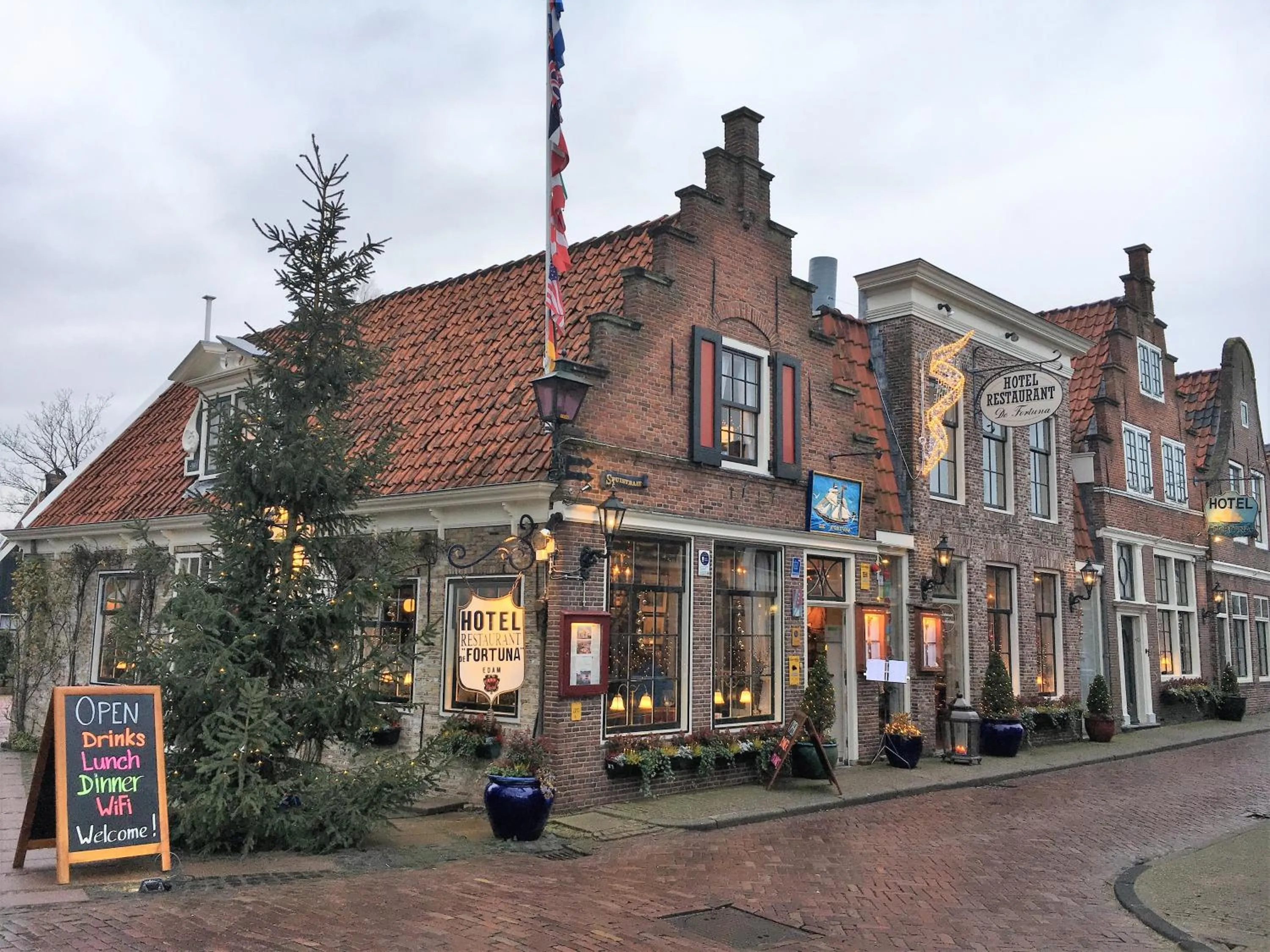 Property building in Hotel & Restaurant De Fortuna