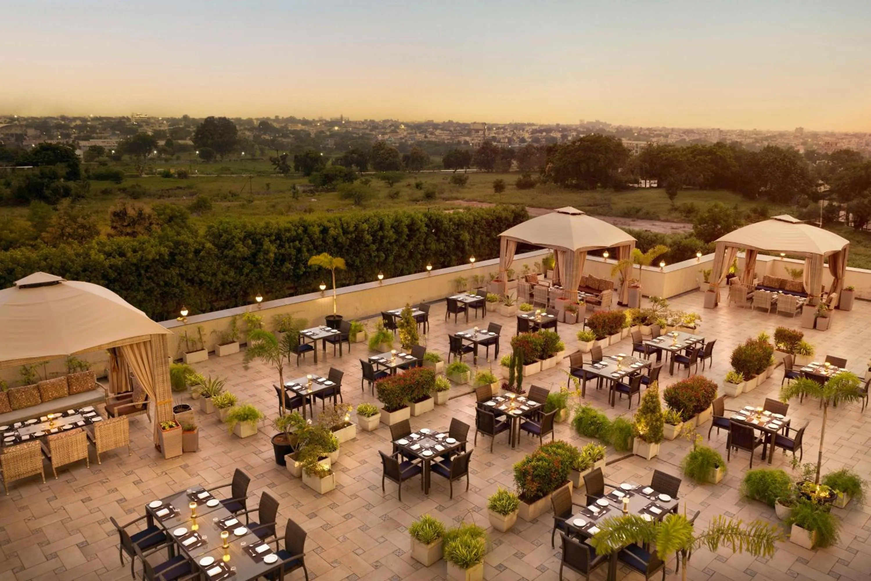 Restaurant/places to eat in Jasraj Palace Yavatmal Hotel, a member of Radisson Individuals