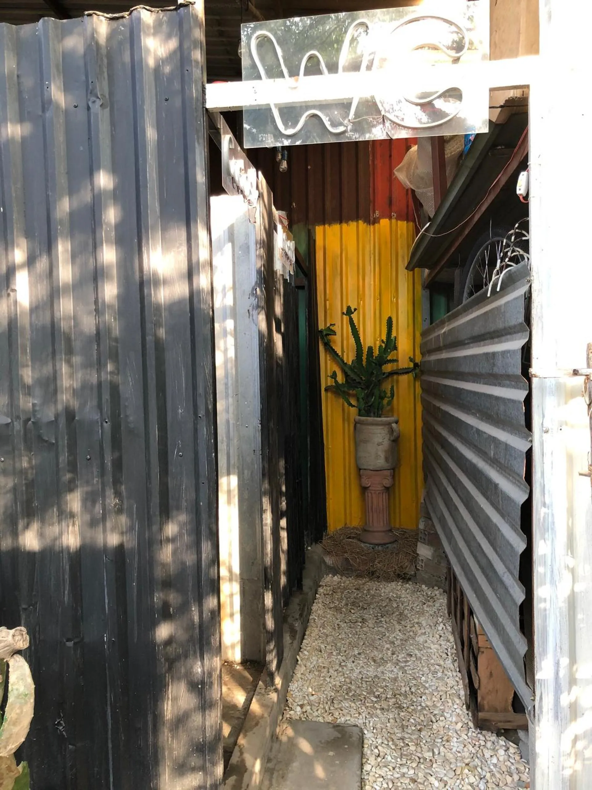 Bathroom in Cactos Chill & Homestay