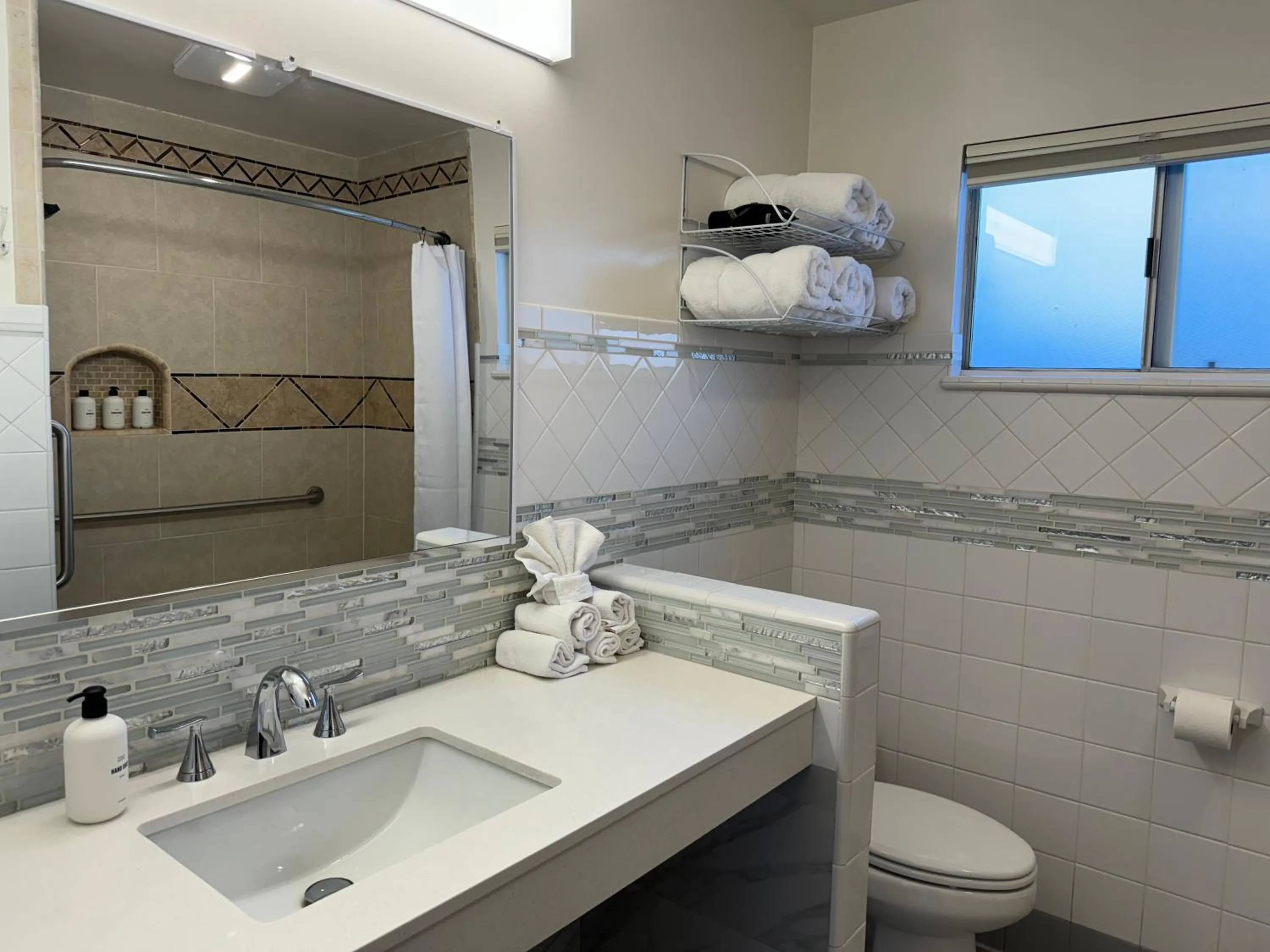 Bathroom in Eastern Sierra Motor Lodge