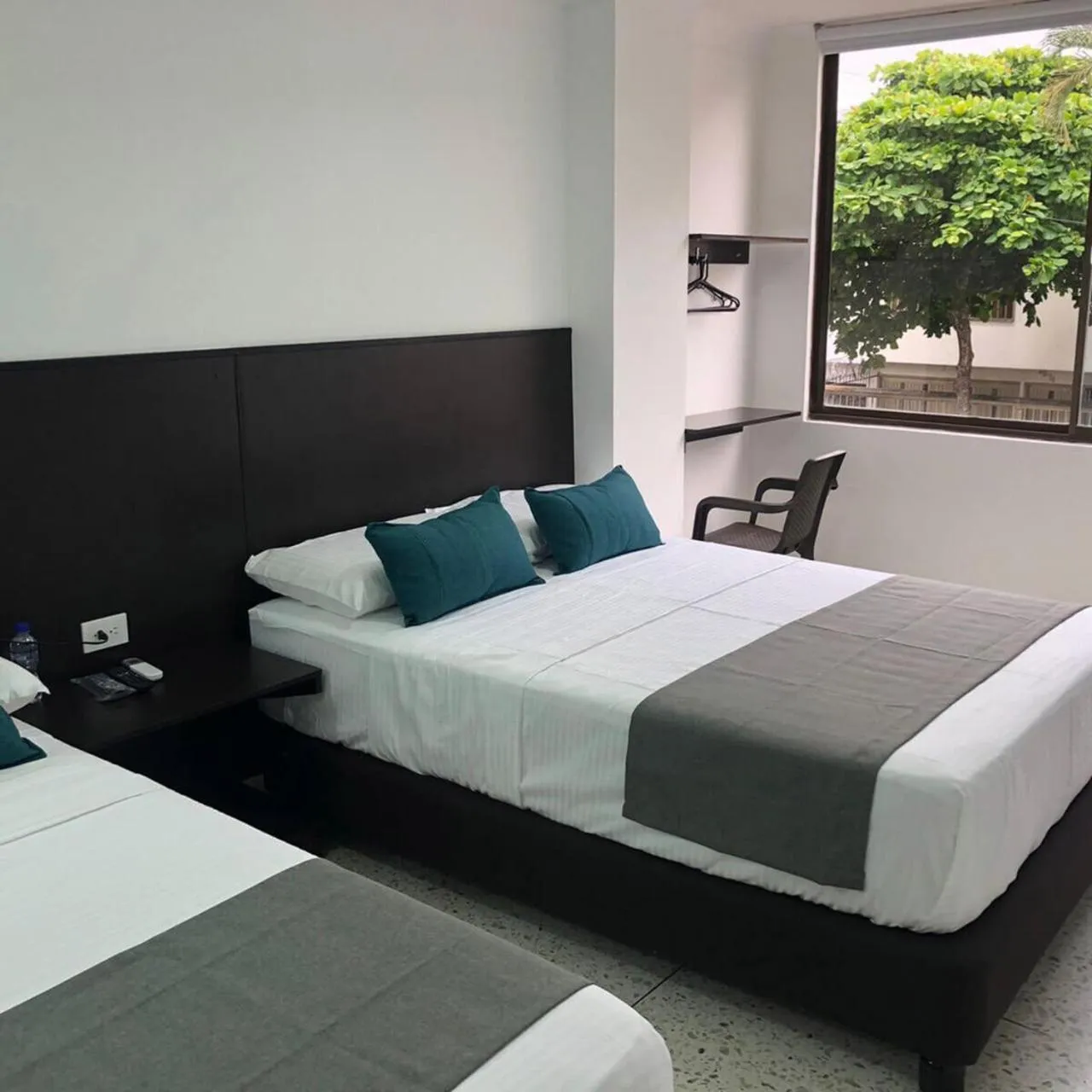 Bed in Hotel Mar Inn Cali