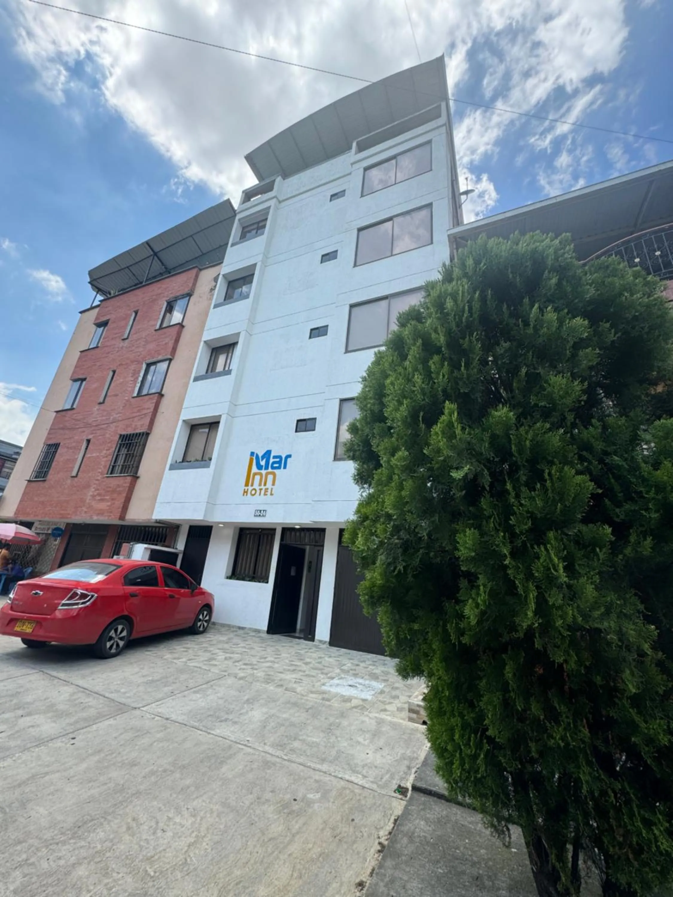 Property building in Hotel Mar Inn Cali