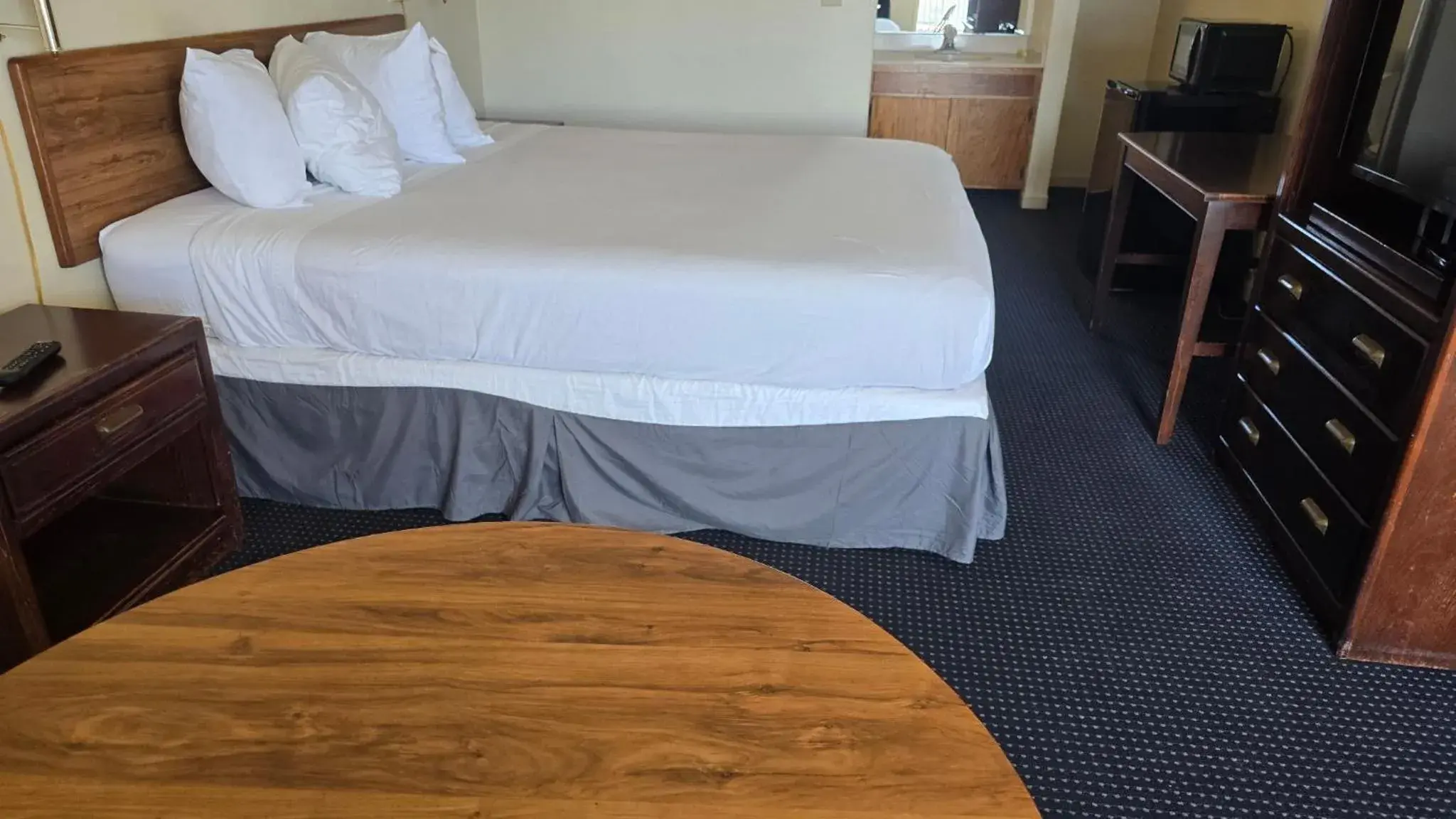 Queen Room - Disability Access in Terrace Inn and Suites Queen Room - Disability Access in Terrace Inn and Suites