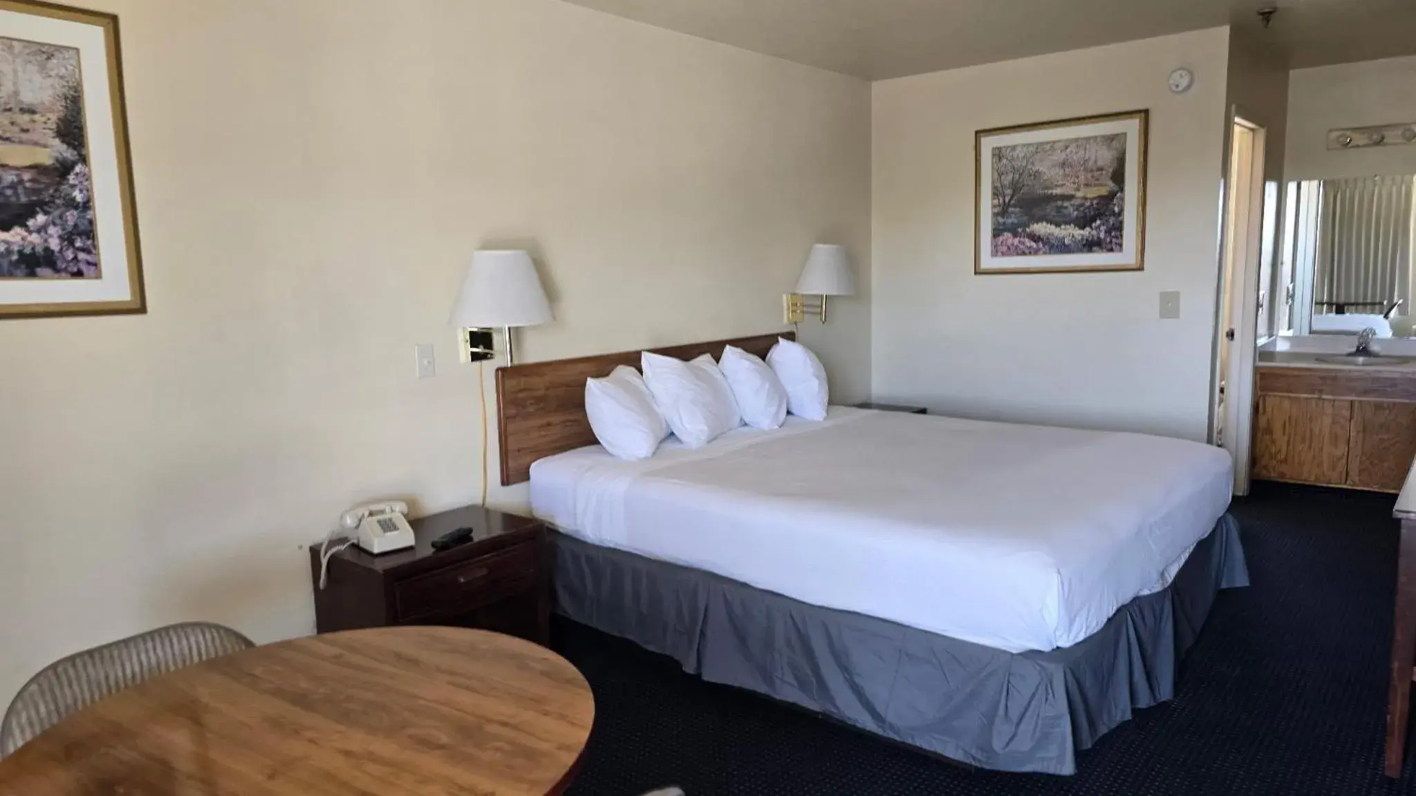 King Room in Terrace Inn and Suites King Room in Terrace Inn and Suites