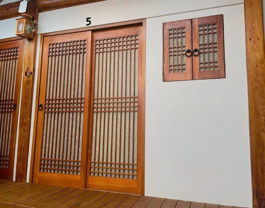 Property building in Bibimbap Hanok Guesthouse Gyeongbokgung