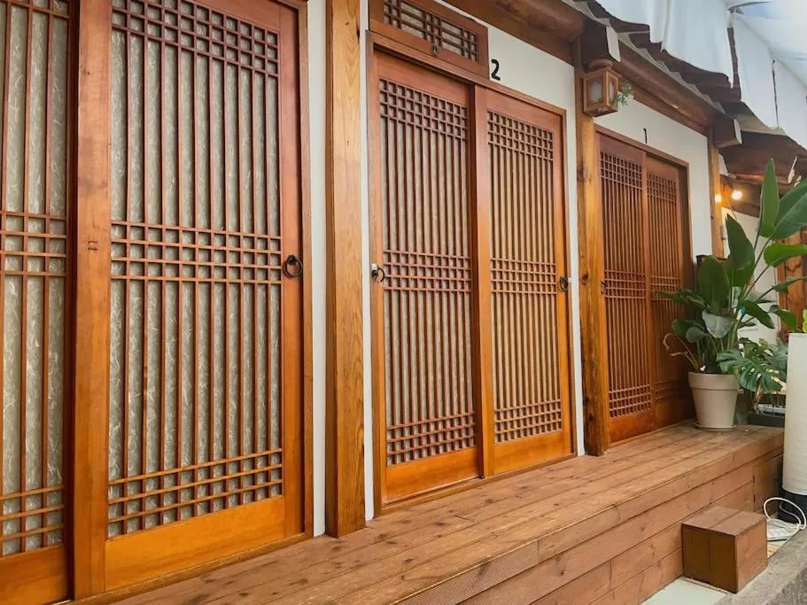 Property building in Bibimbap Hanok Guesthouse Gyeongbokgung