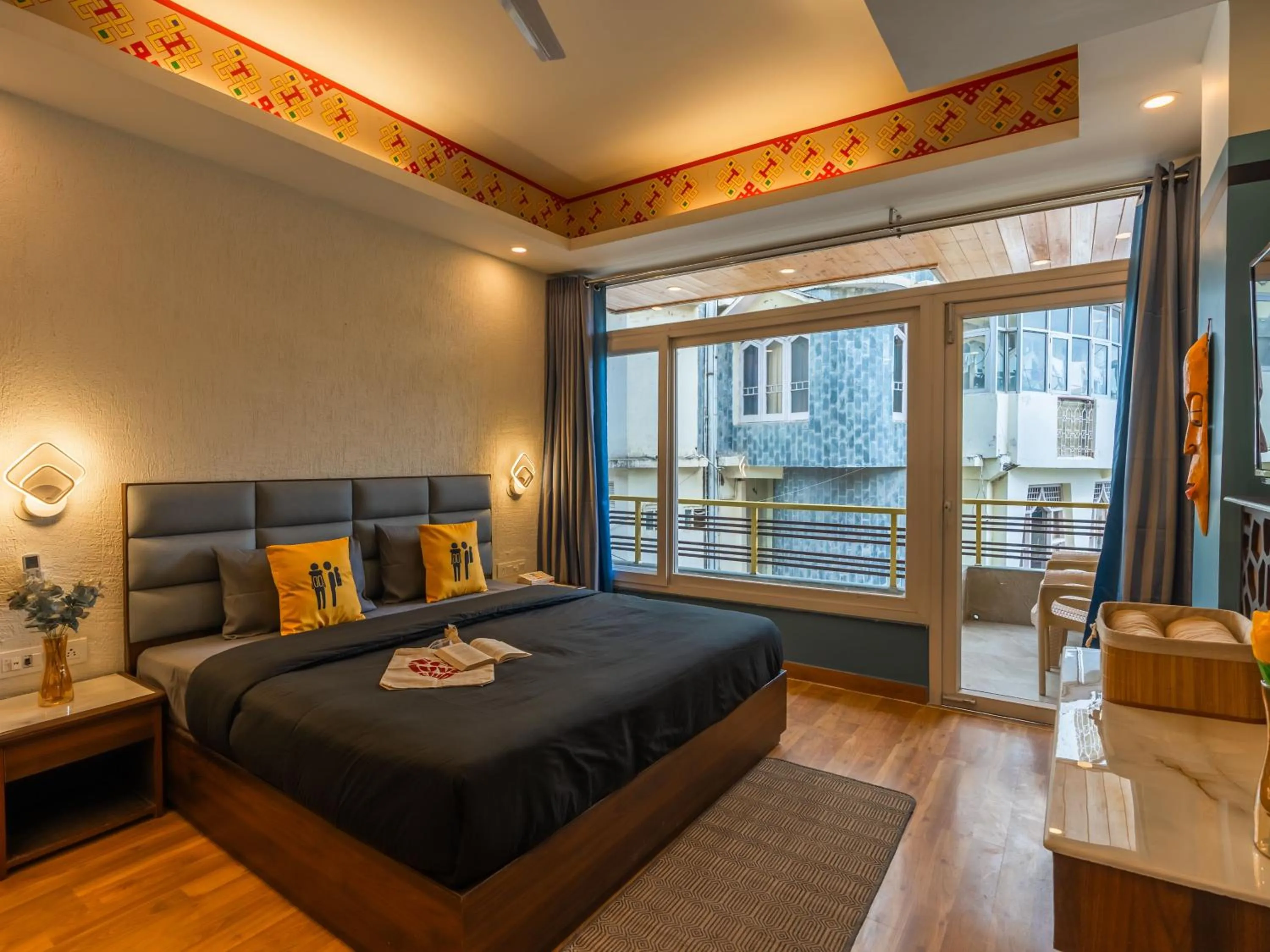 Bed in The Hosteller Mcleodganj, Bhagsu Waterfall