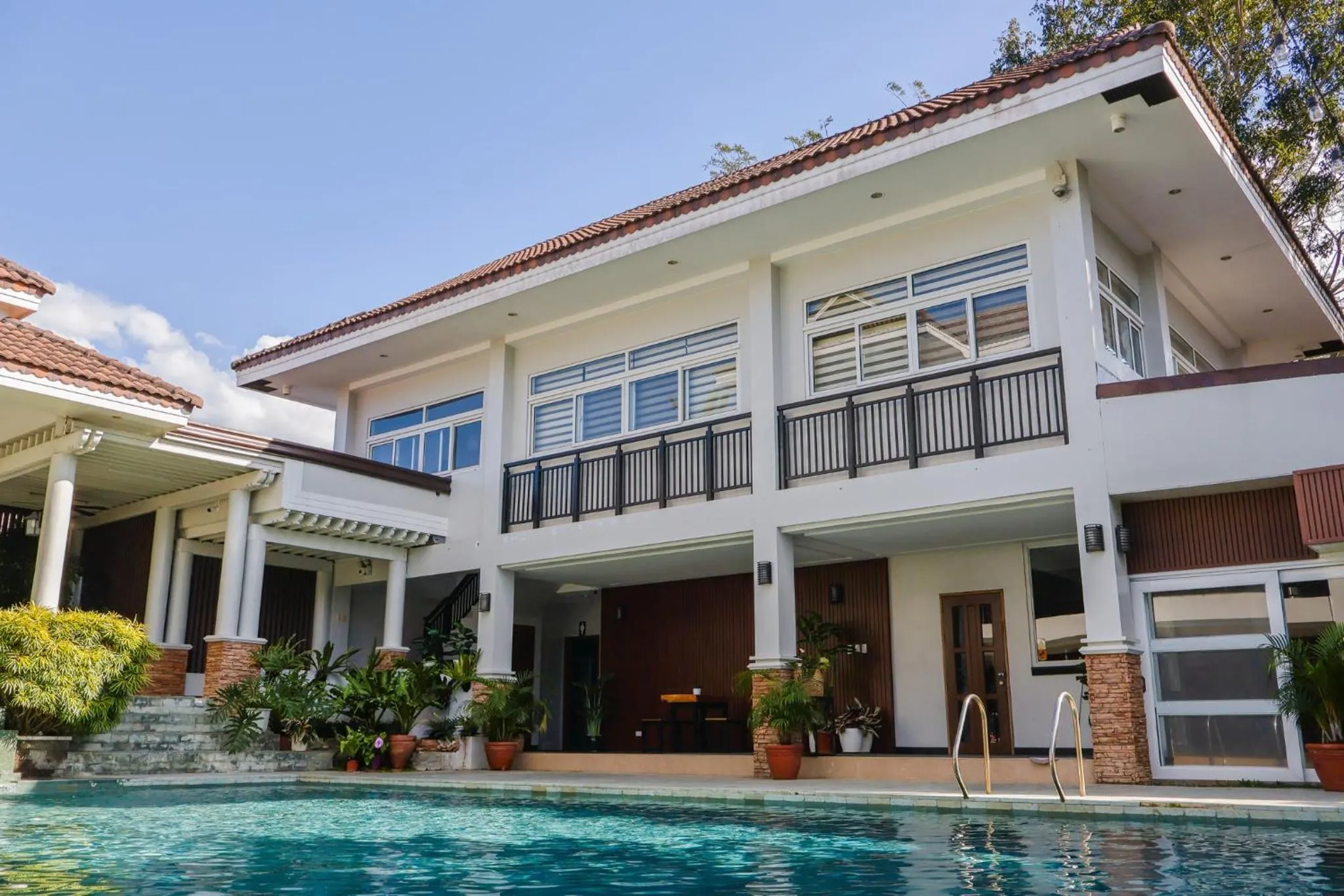 Property building in Teofely Gardens Resort near Tagaytay