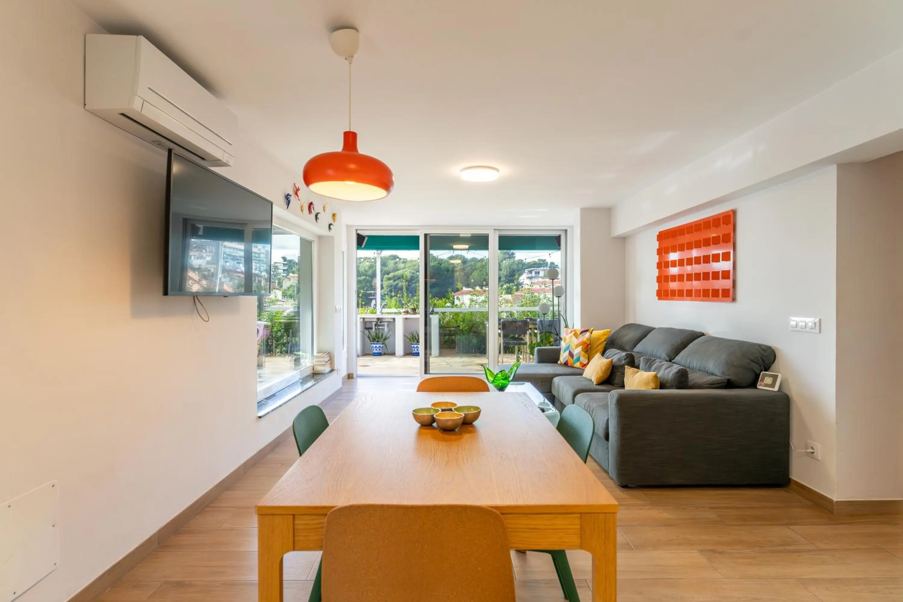 Luxury Designer Beach Front Two Bedroom Apartment