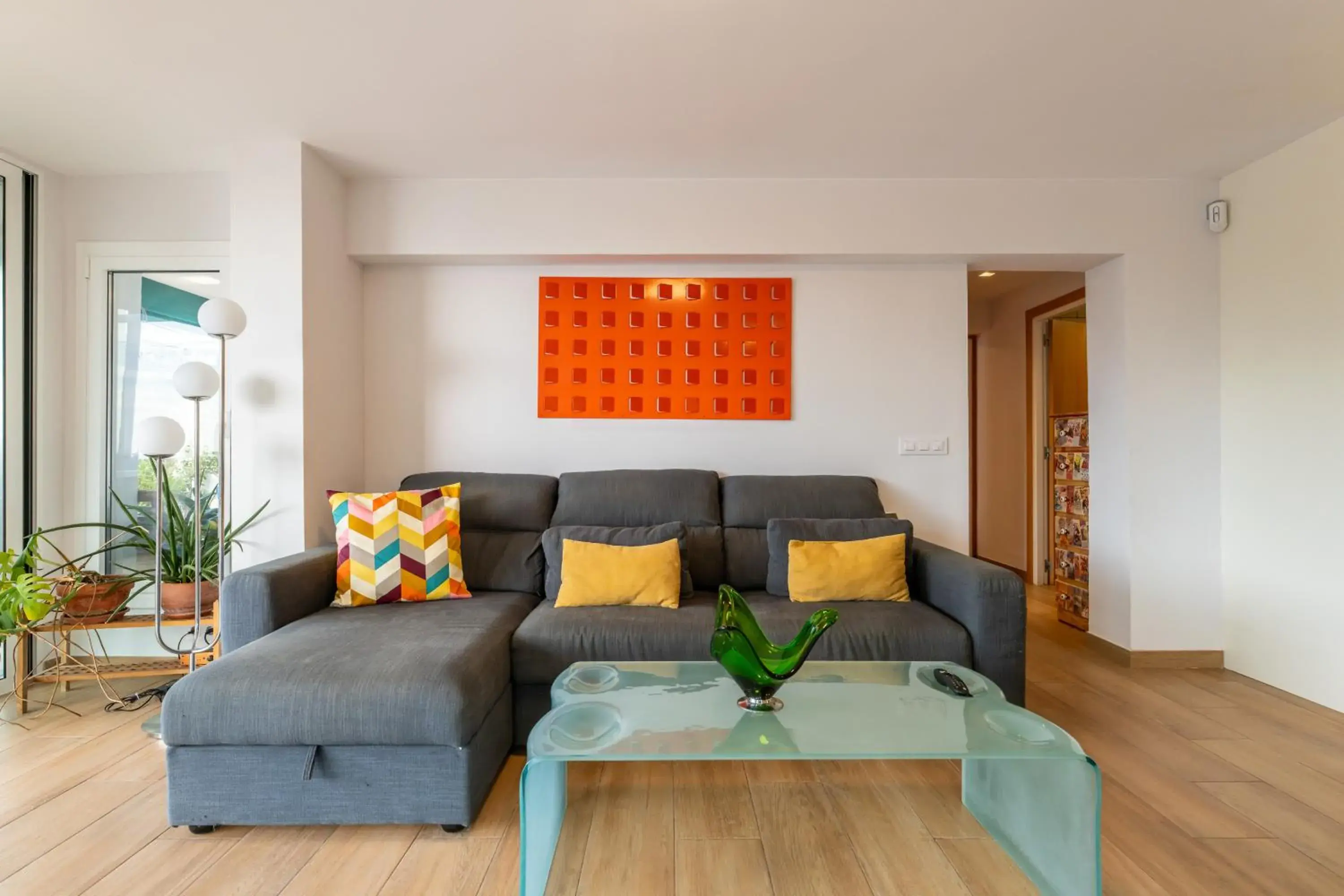 Luxury Designer Beach Front Two Bedroom Apartment Luxury Designer Beach Front Two Bedroom Apartment
