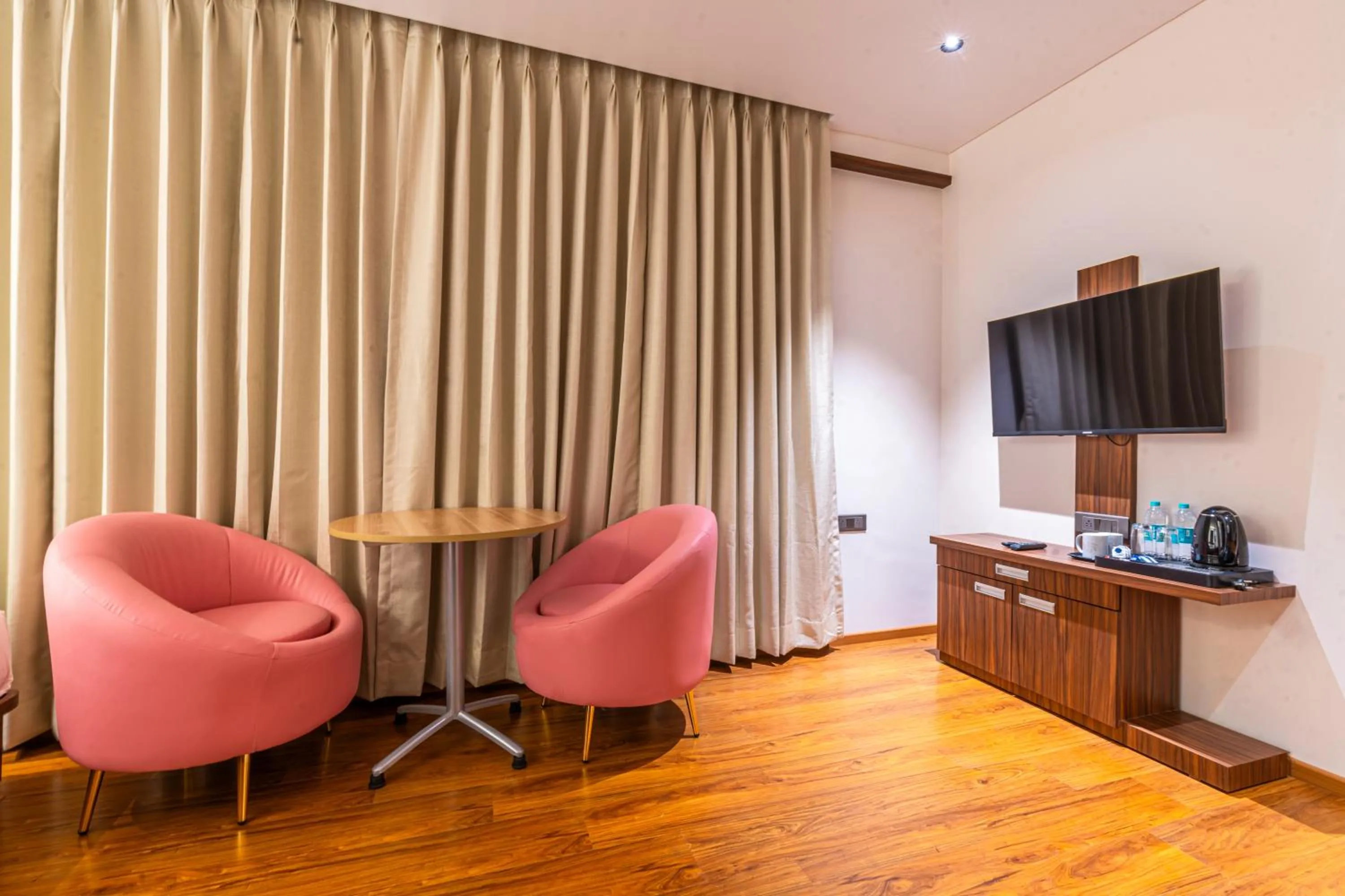 Seating area in Treebo Premium Heritage Grand -Majiwada Thane