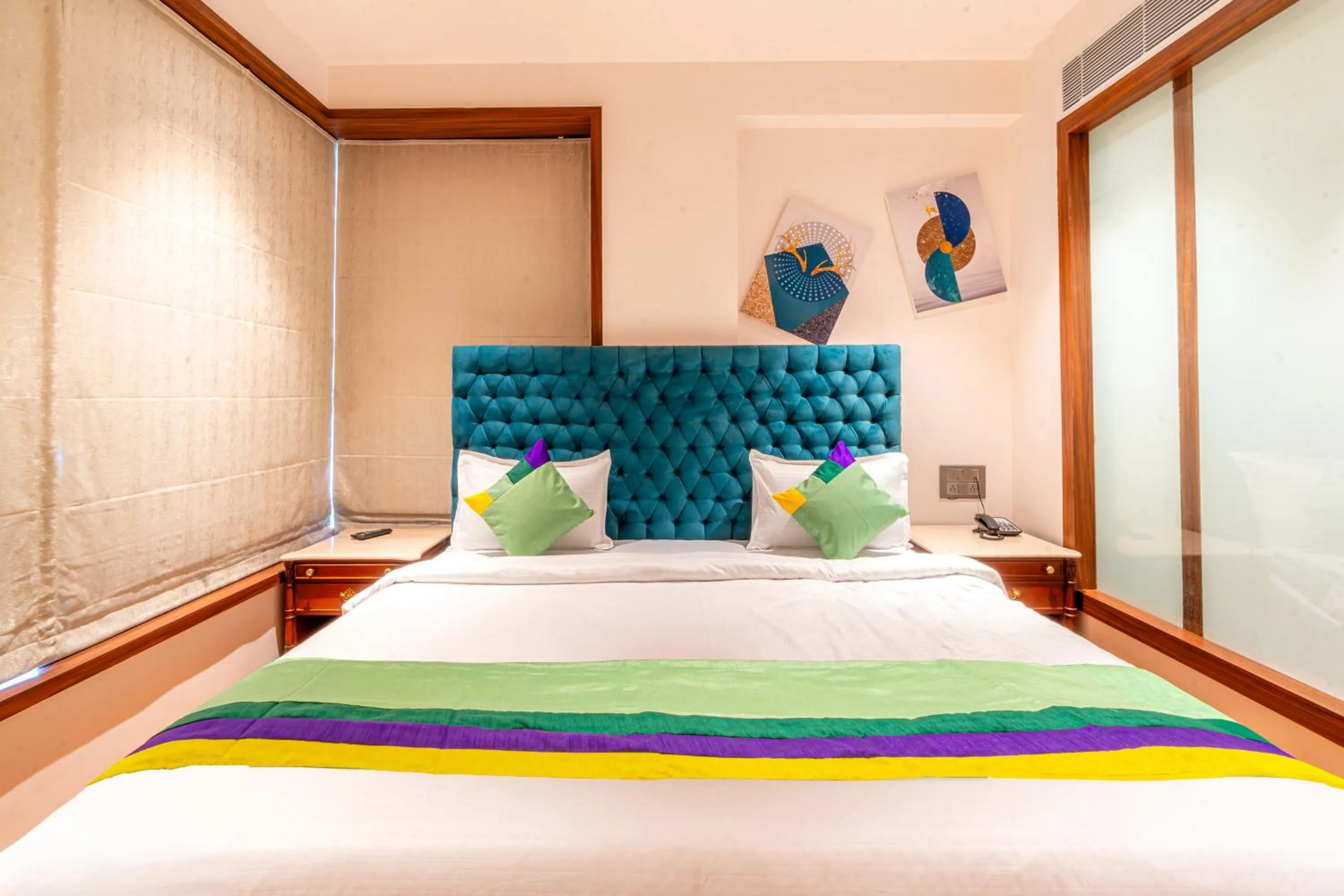 Bedroom, Bed in Treebo Premium Heritage Grand -Majiwada Thane