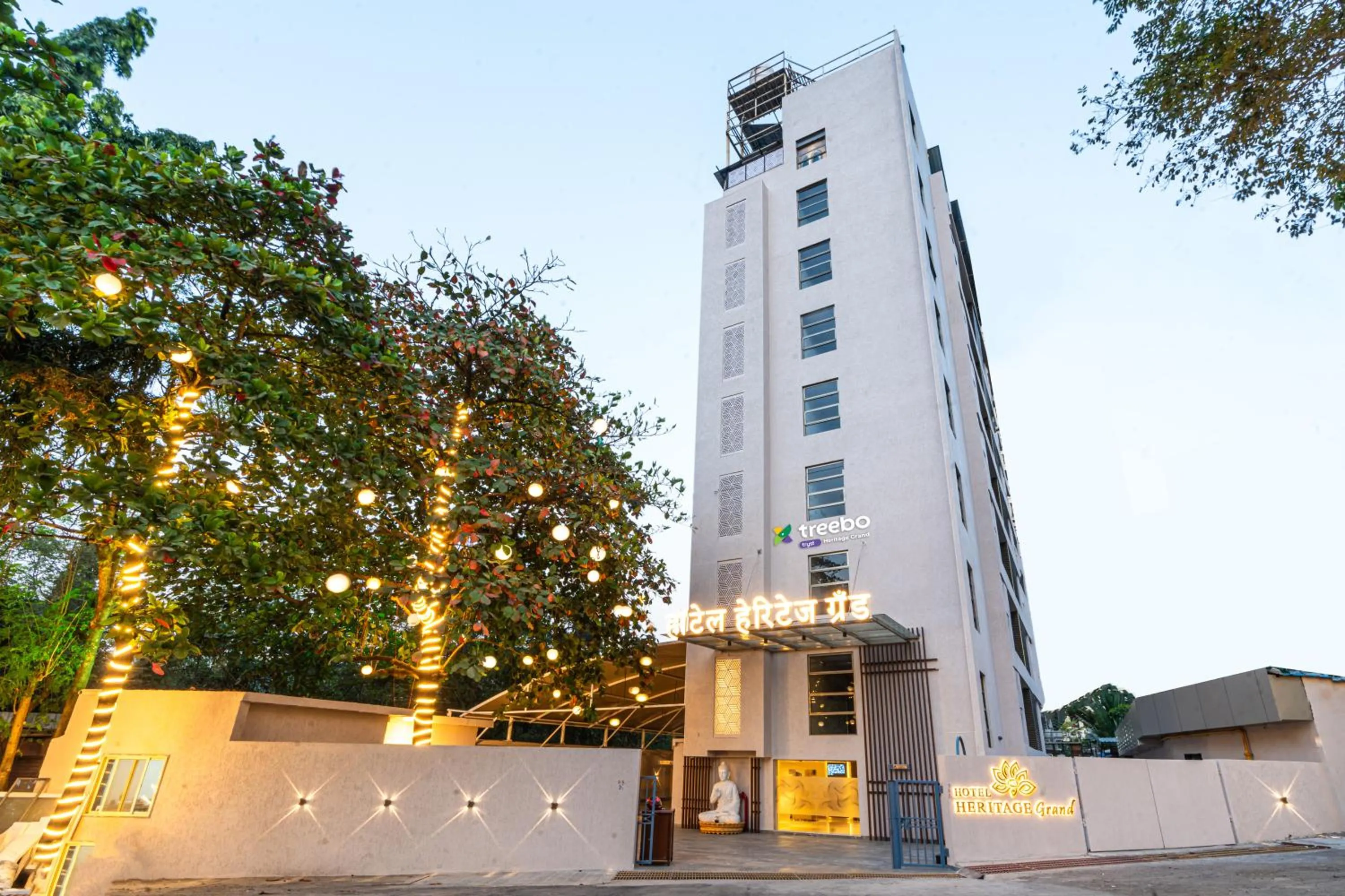 Facade/entrance in Treebo Premium Heritage Grand -Majiwada Thane
