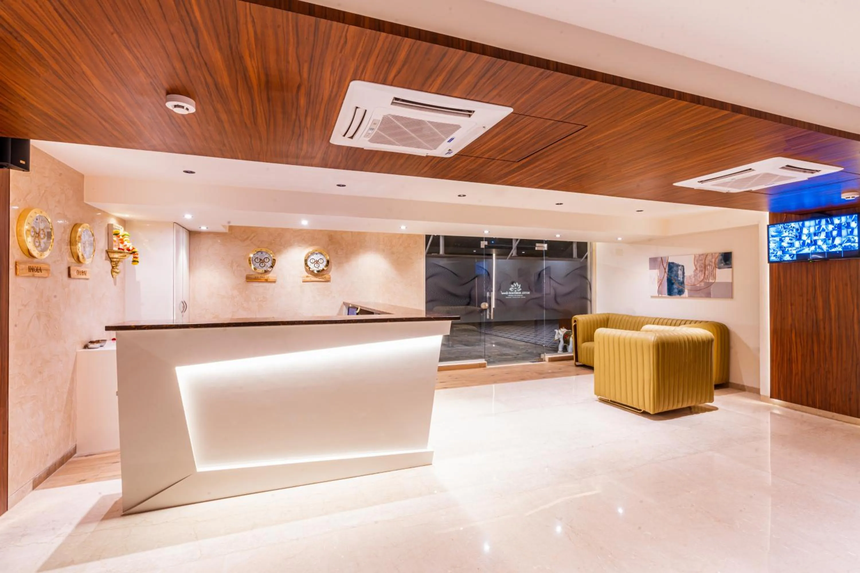 Lobby or reception in Treebo Premium Heritage Grand -Majiwada Thane