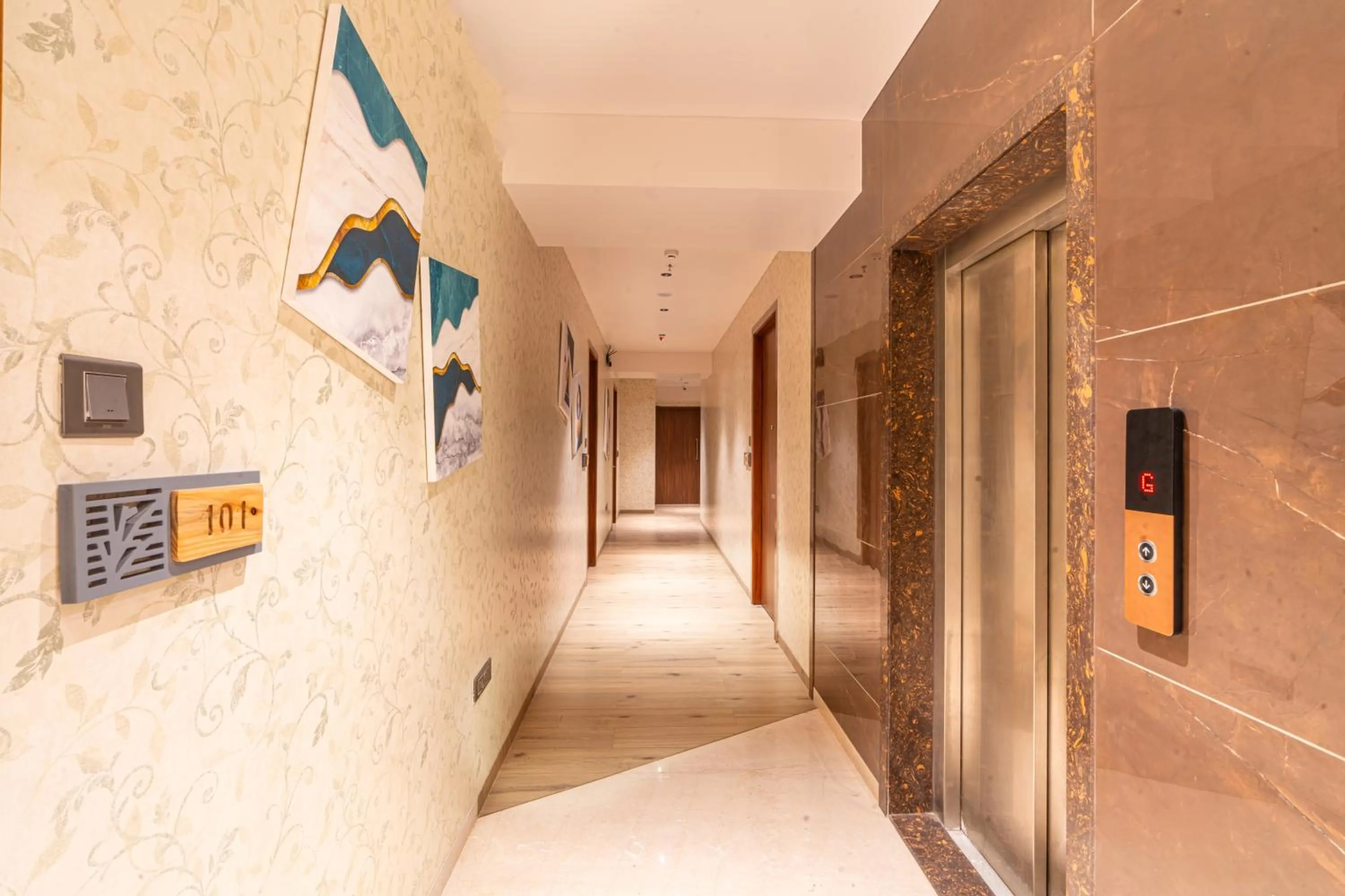 Lobby or reception in Treebo Premium Heritage Grand -Majiwada Thane