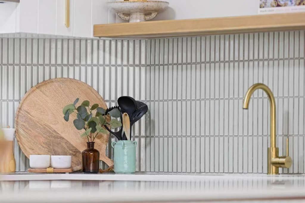 Kitchen or kitchenette in Luxury on the Beach Surfside Resort -Sunshine Coast