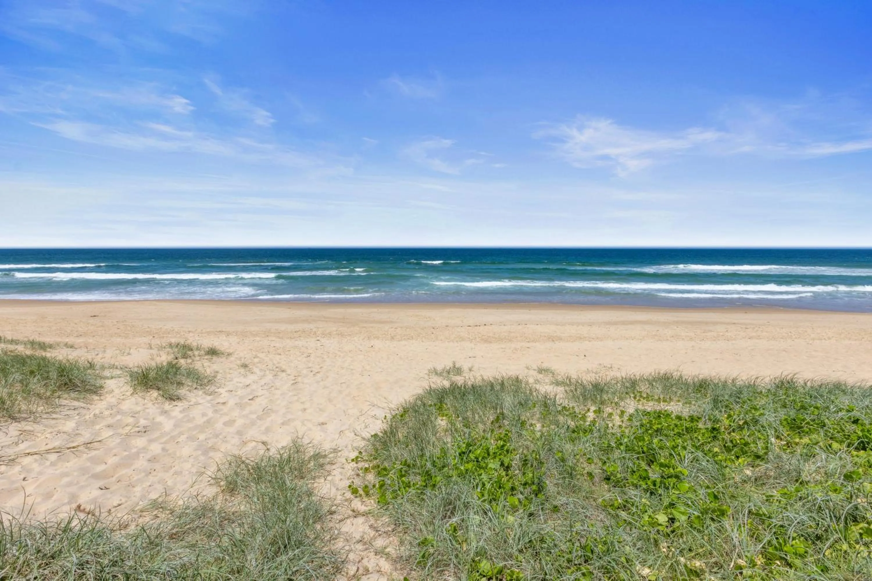 Sea view in Luxury on the Beach Surfside Resort -Sunshine Coast
