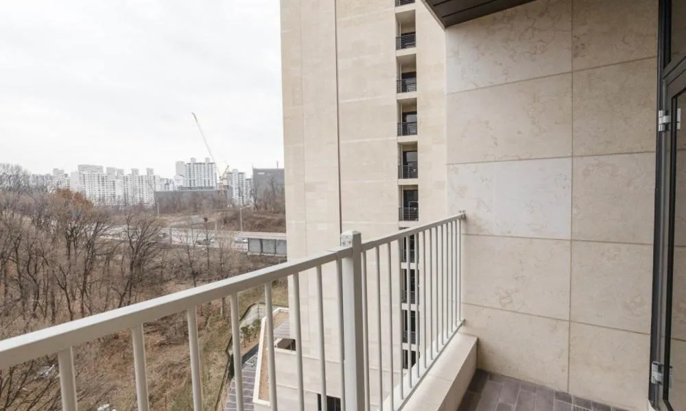 Balcony/Terrace in Uiwang Milos Hotel